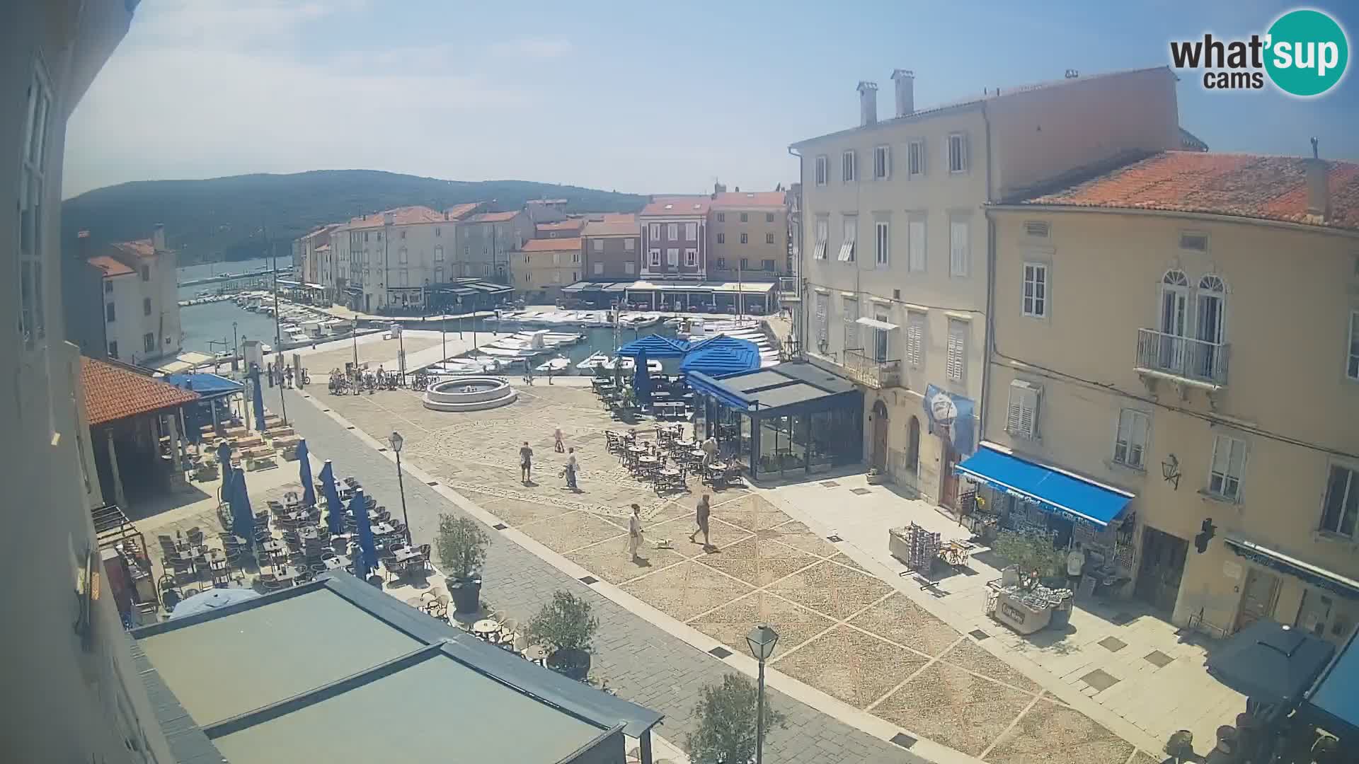 Kamera v ŽIVO Cres mesto – glavni trg in “mandrač” – otok Cres – Hrvaška