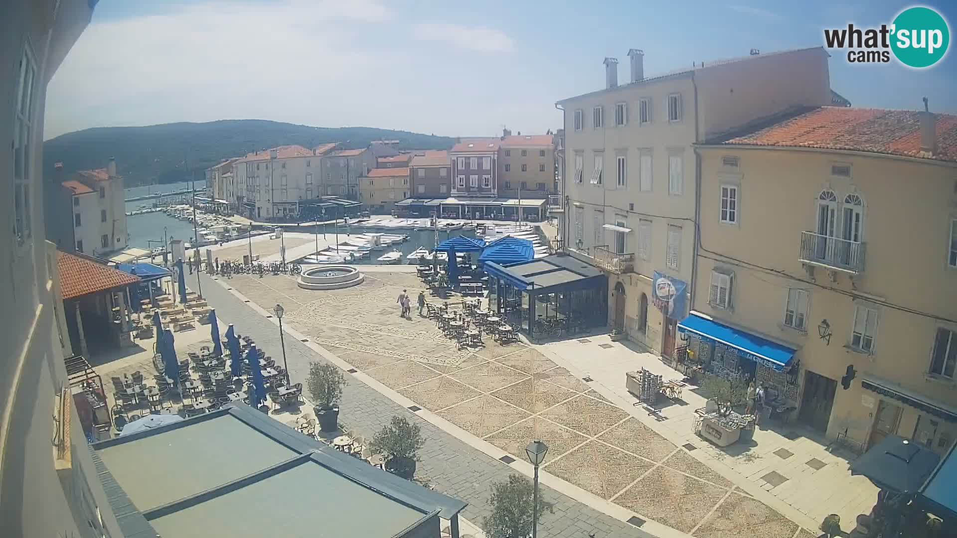 LIVE cam Cres city – main square and “mandrač” – Cres island – Croatia