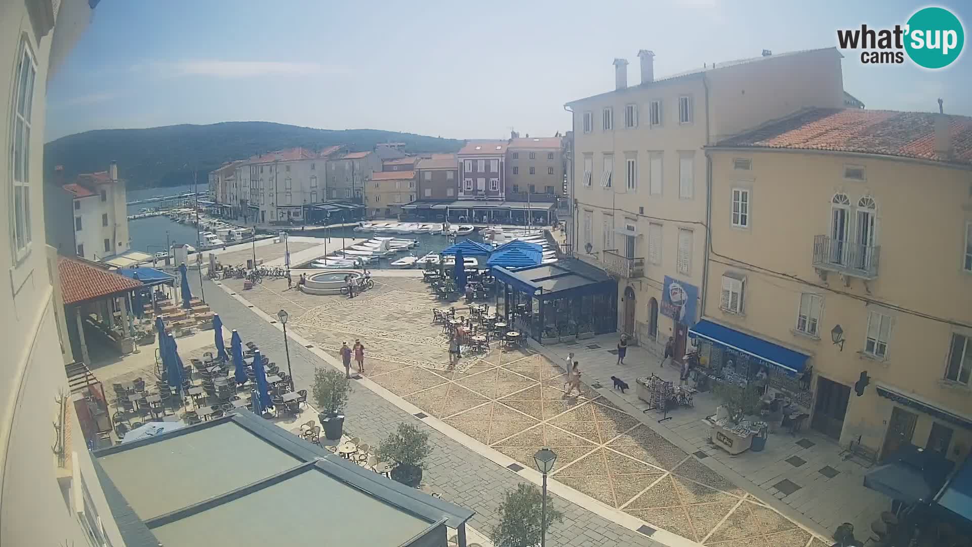 LIVE cam Cres city – main square and “mandrač” – Cres island – Croatia