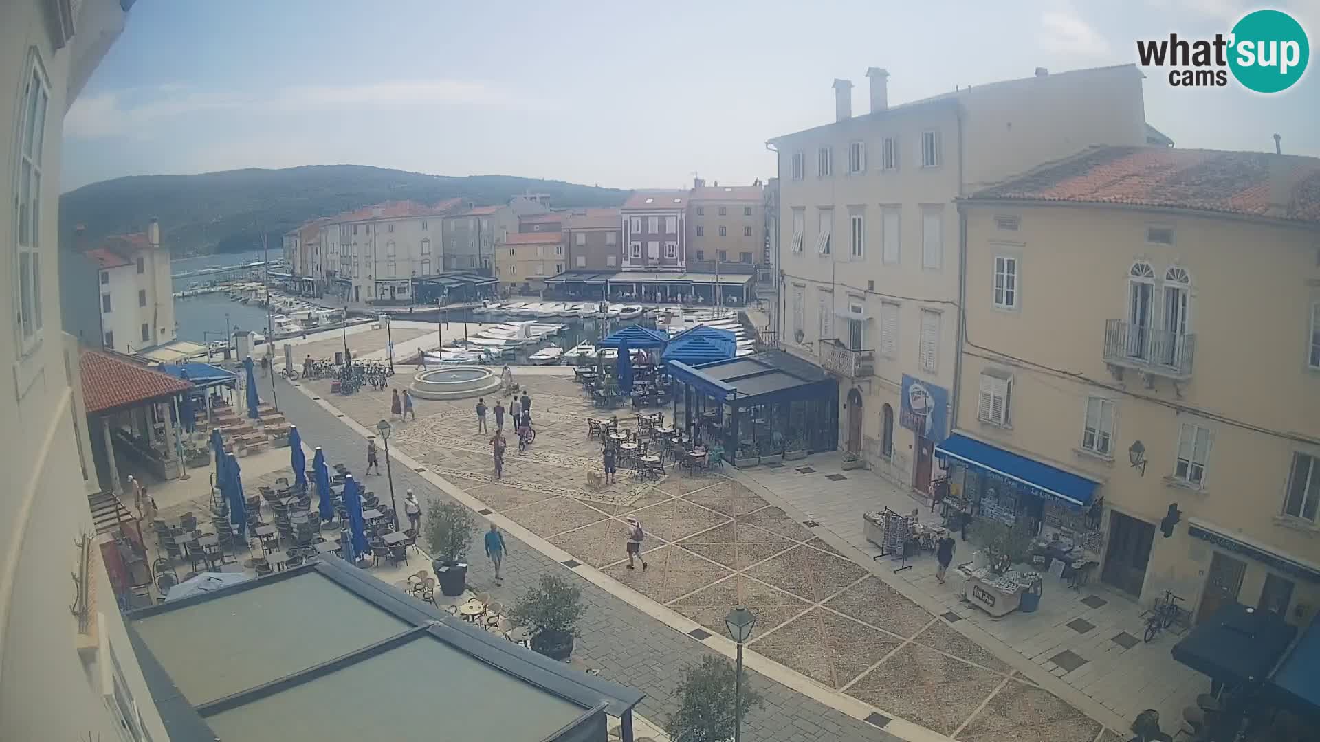 LIVE cam Cres city – main square and “mandrač” – Cres island – Croatia