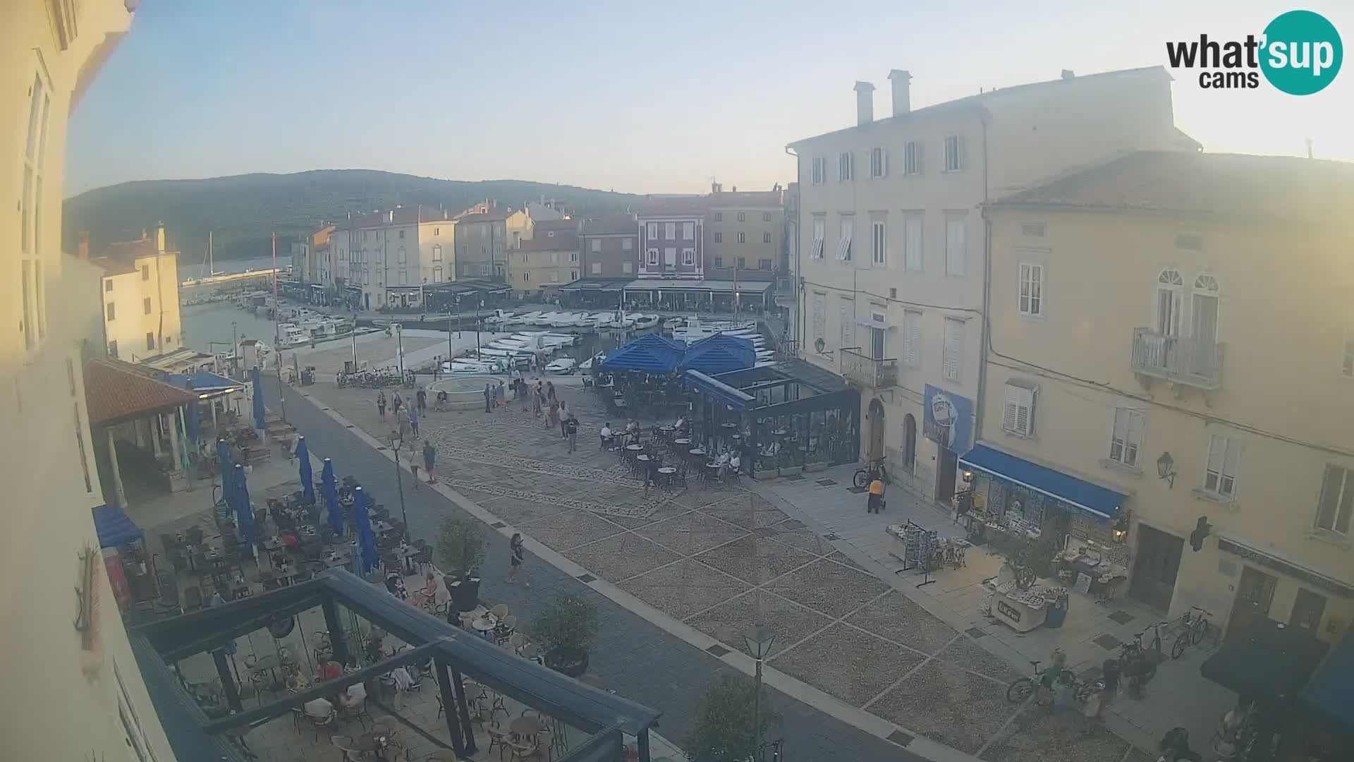 LIVE cam Cres city – main square and “mandrač” – Cres island – Croatia