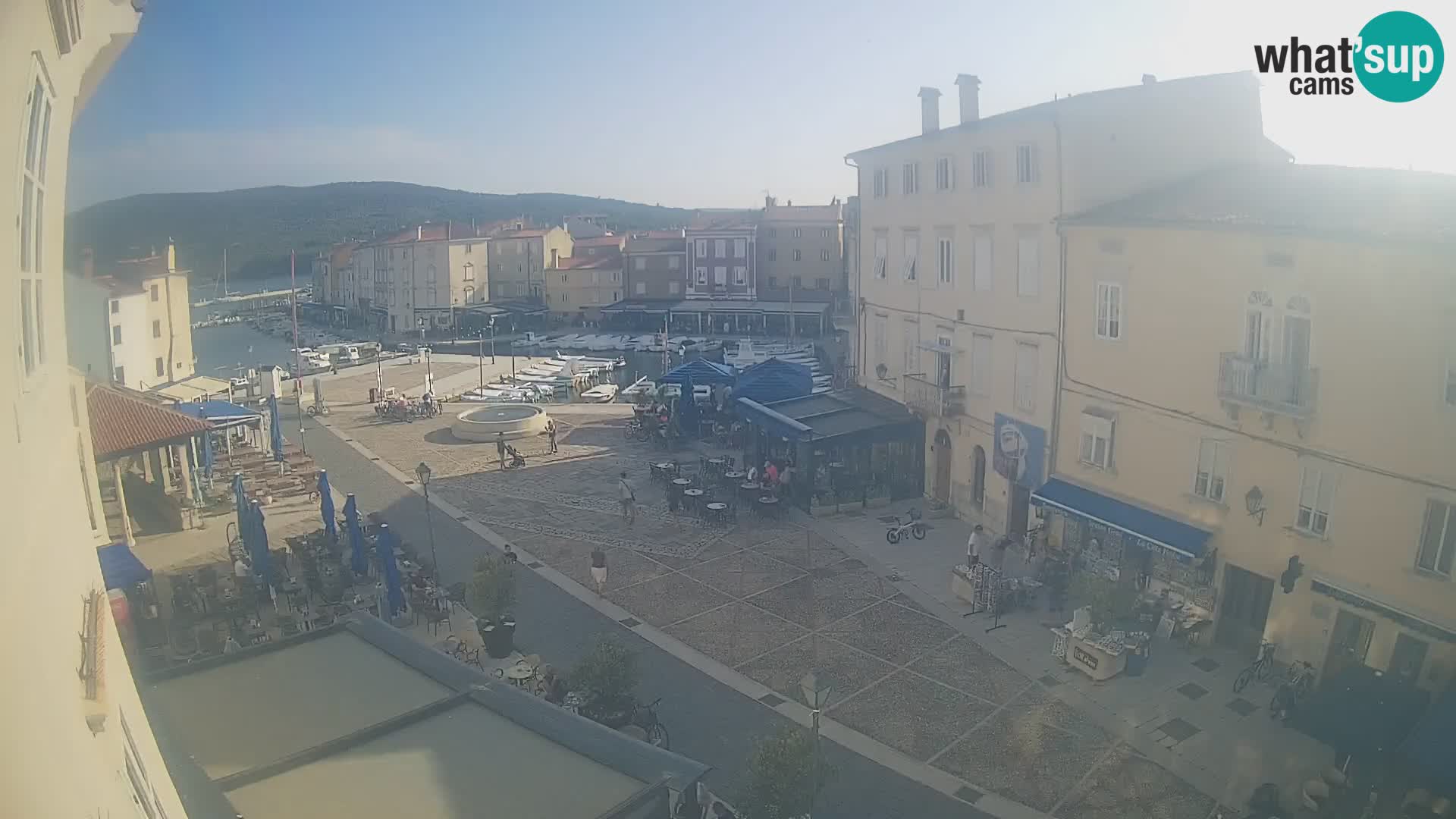 LIVE cam Cres city – main square and “mandrač” – Cres island – Croatia