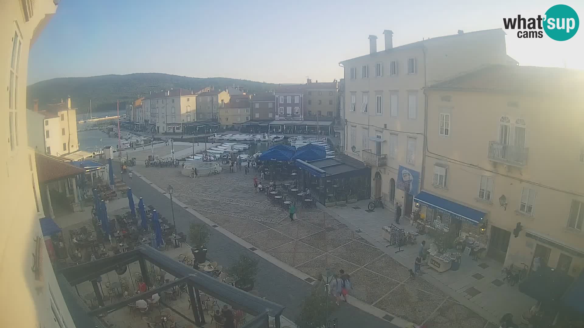 LIVE cam Cres city – main square and “mandrač” – Cres island – Croatia