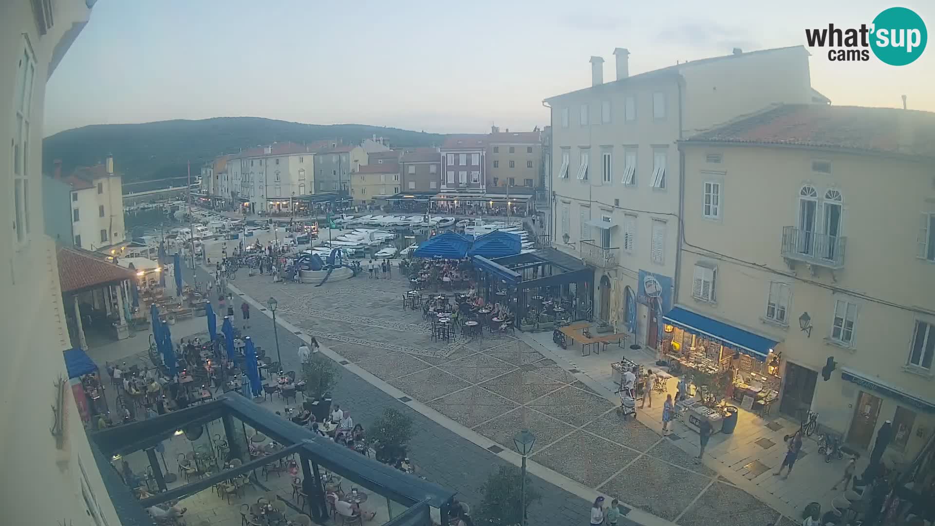 LIVE cam Cres city – main square and “mandrač” – Cres island – Croatia