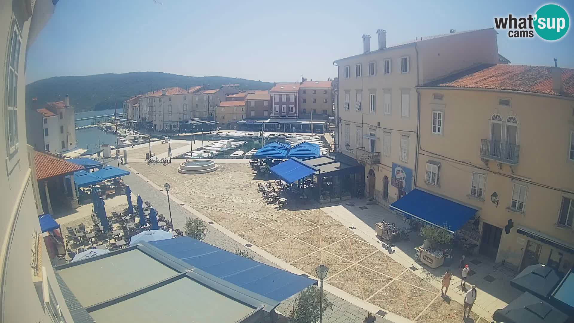 LIVE cam Cres Stadt – Hauptplatz und “mandrač” – Cres Insel – Kroatien