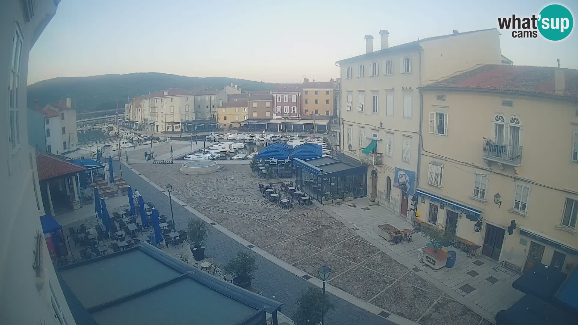 LIVE cam Cres city – main square and “mandrač” – Cres island – Croatia