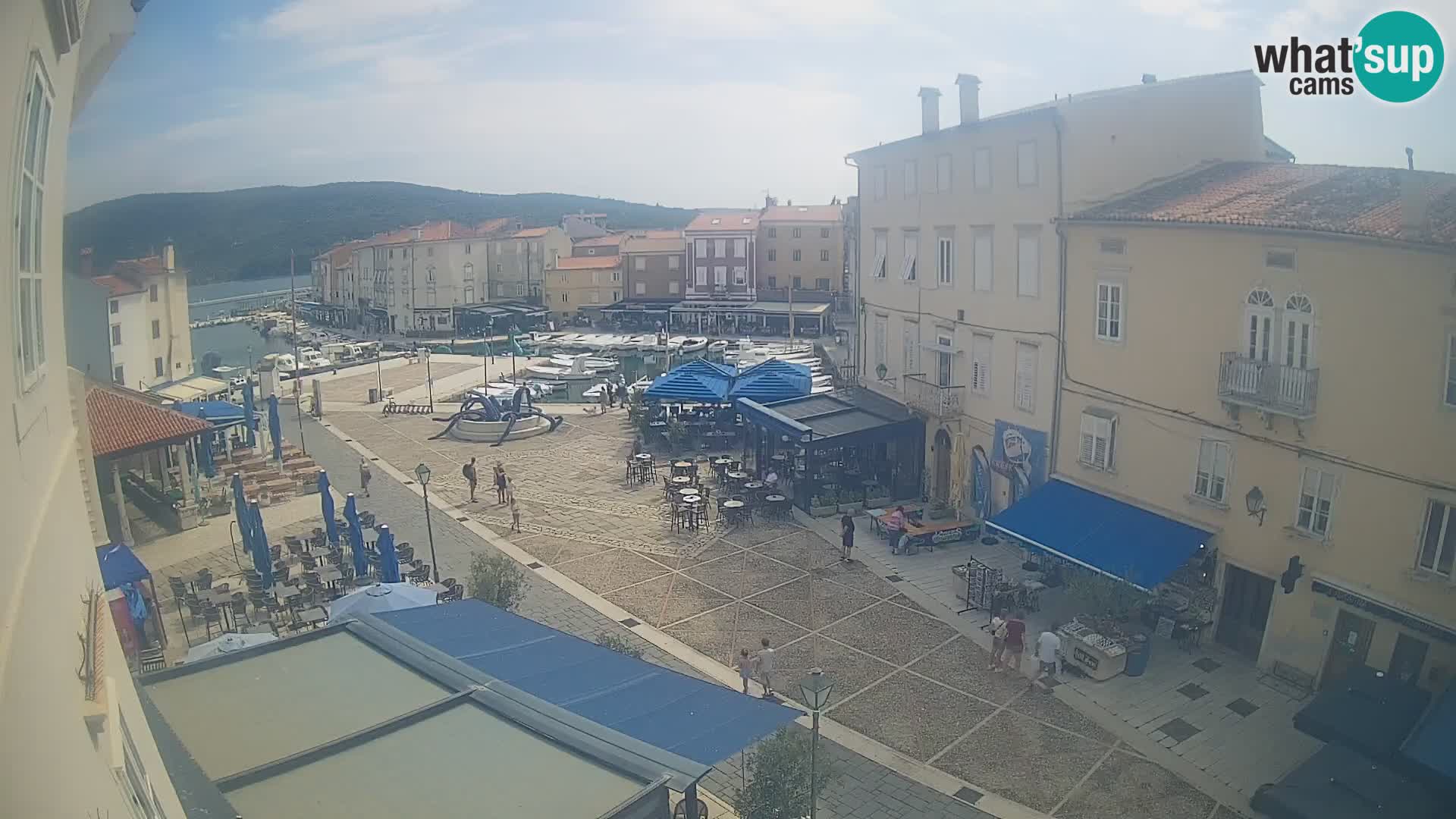 LIVE cam Cres city – main square and “mandrač” – Cres island – Croatia