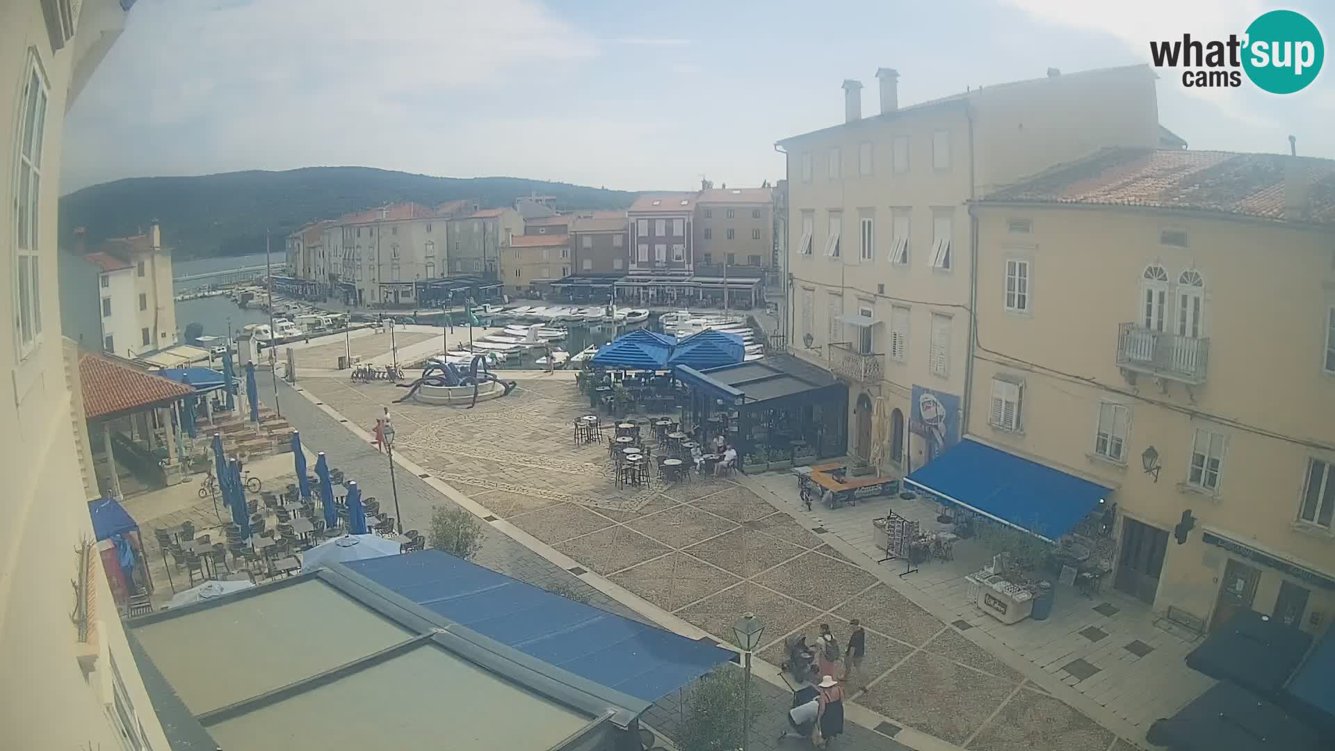LIVE cam Cres city – main square and “mandrač” – Cres island – Croatia