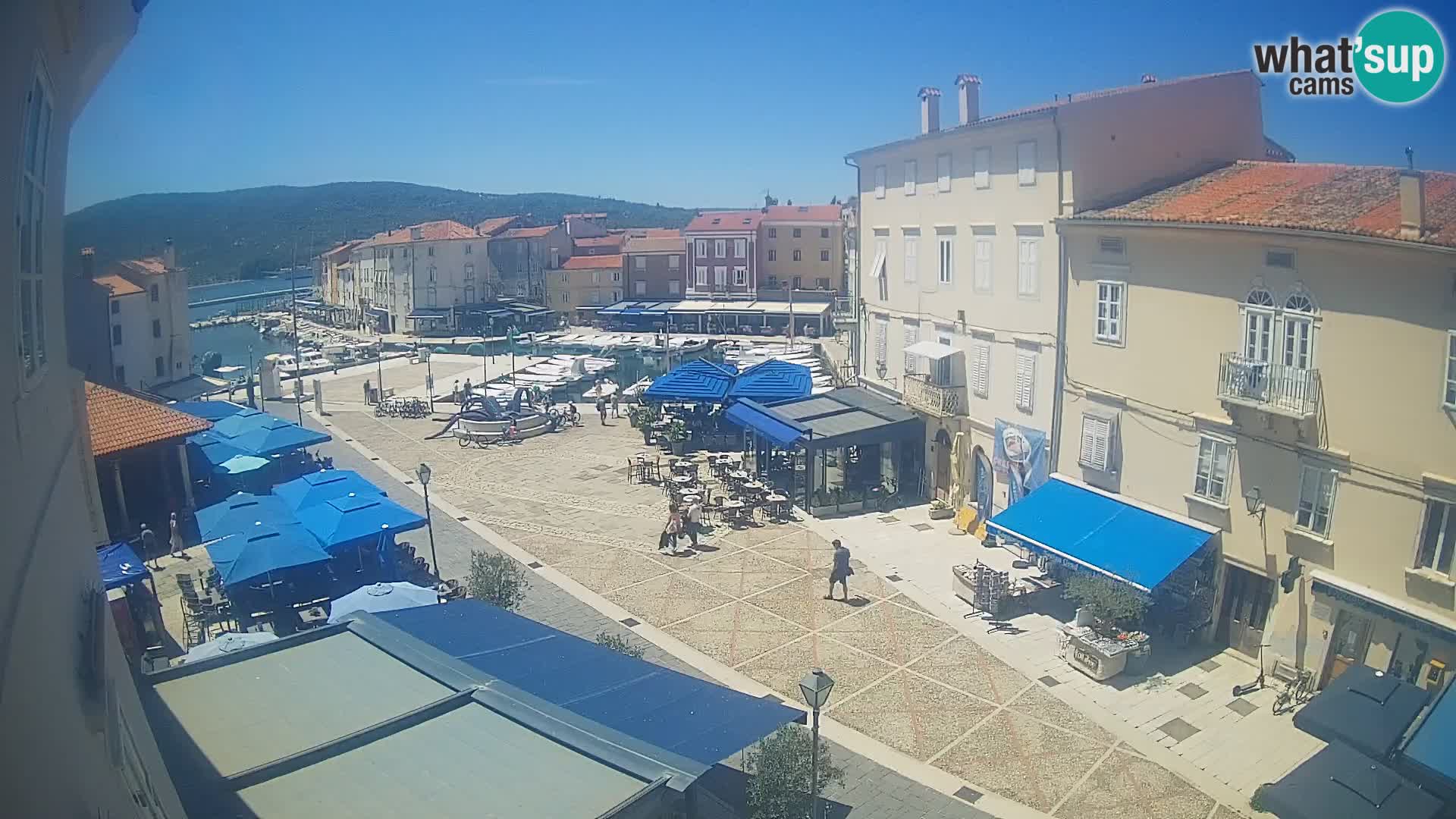 LIVE cam Cres città – piazza principale e “mandrač” – isola di Cherso – Croazia
