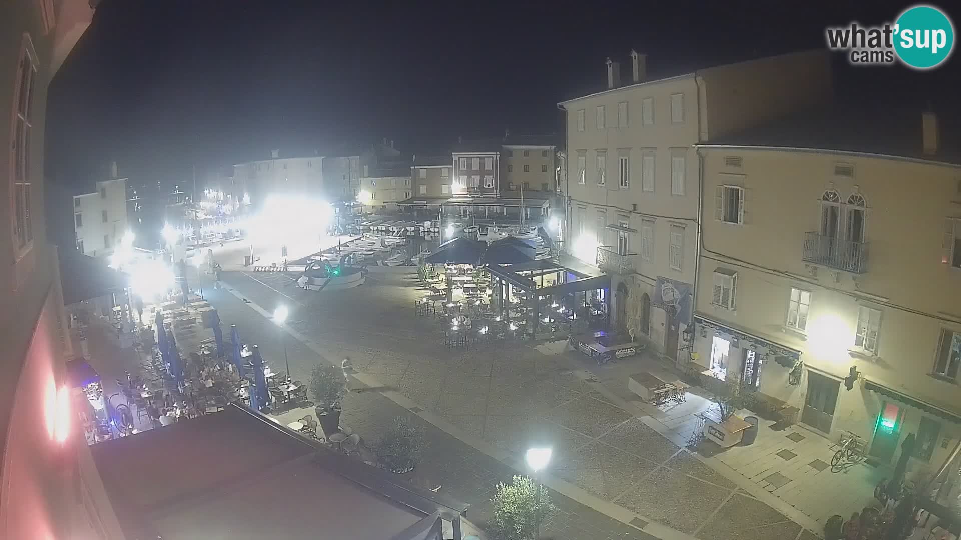 Cámara en vivo ciudad de Cres – plaza principal y “mandrač” – isla de Cres – Croacia