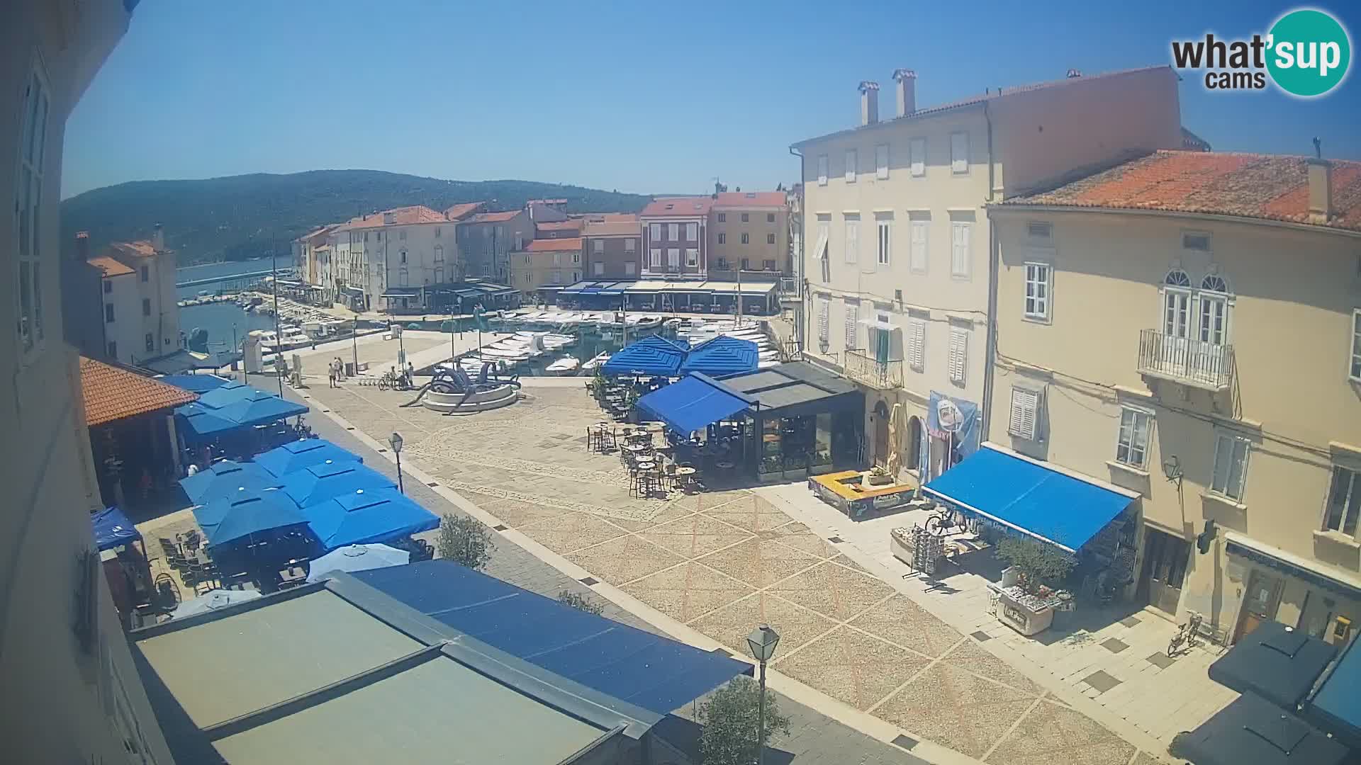 LIVE cam Cres city – main square and “mandrač” – Cres island – Croatia