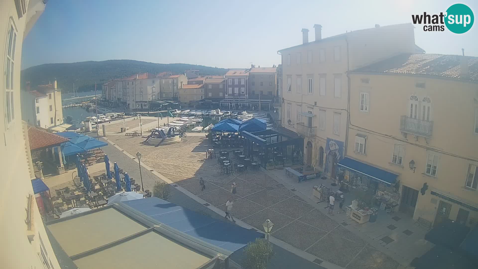 LIVE cam Cres Stadt – Hauptplatz und “mandrač” – Cres Insel – Kroatien