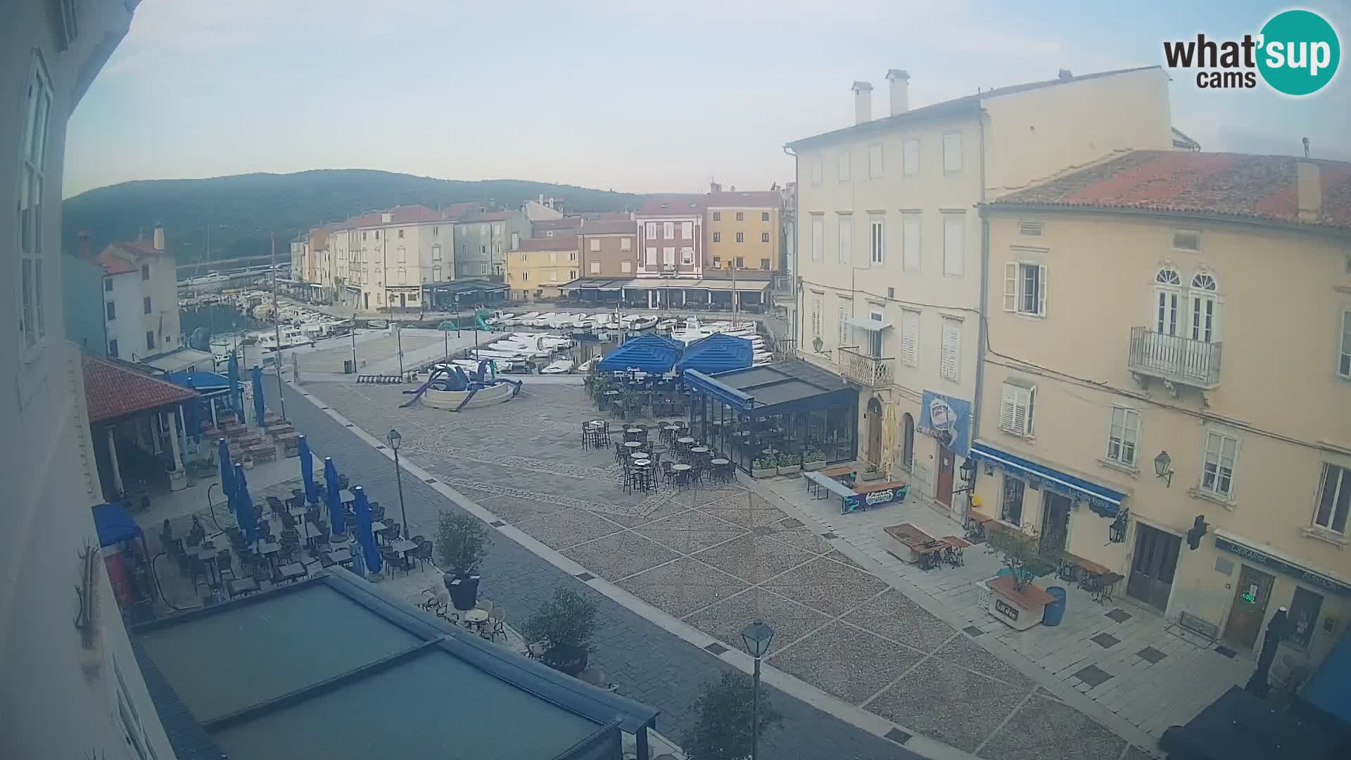 LIVE cam Cres city – main square and “mandrač” – Cres island – Croatia