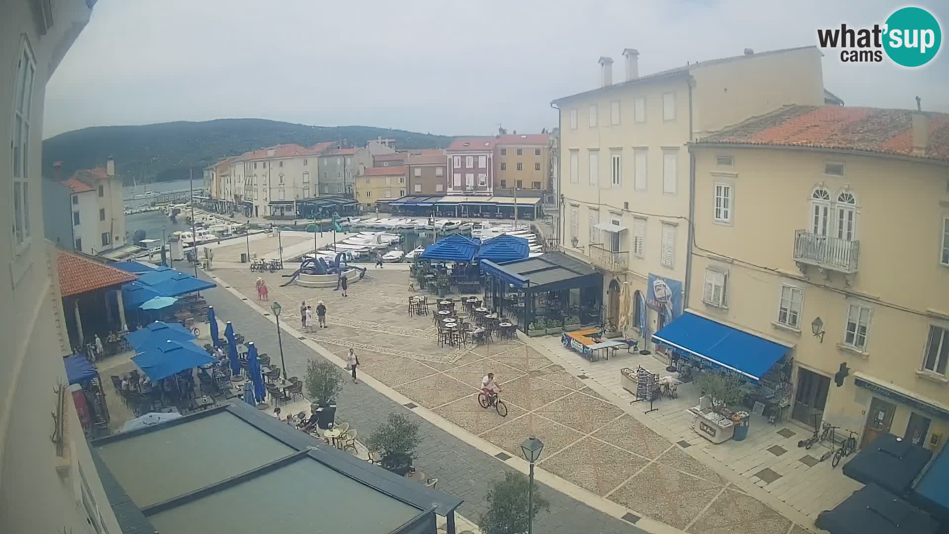 LIVE cam Cres Stadt – Hauptplatz und “mandrač” – Cres Insel – Kroatien