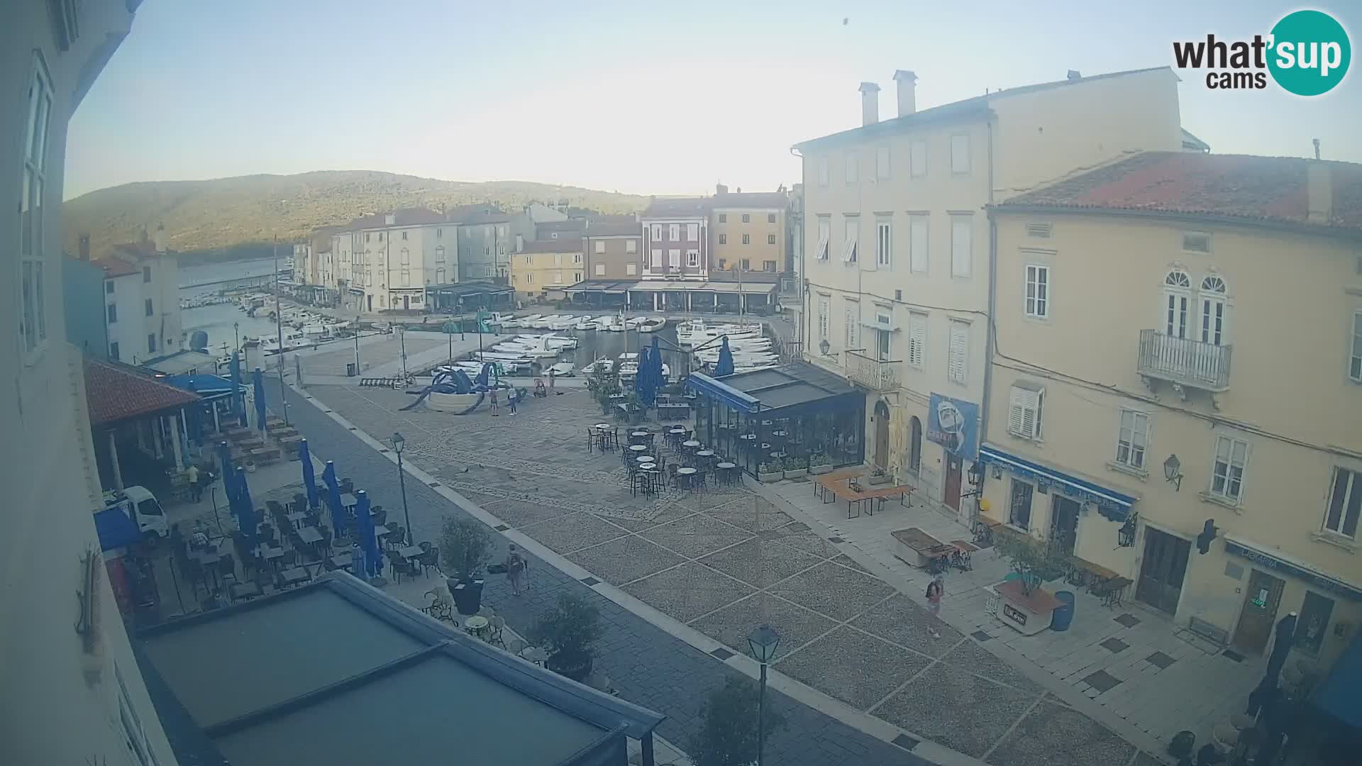 LIVE cam Cres city – main square and “mandrač” – Cres island – Croatia