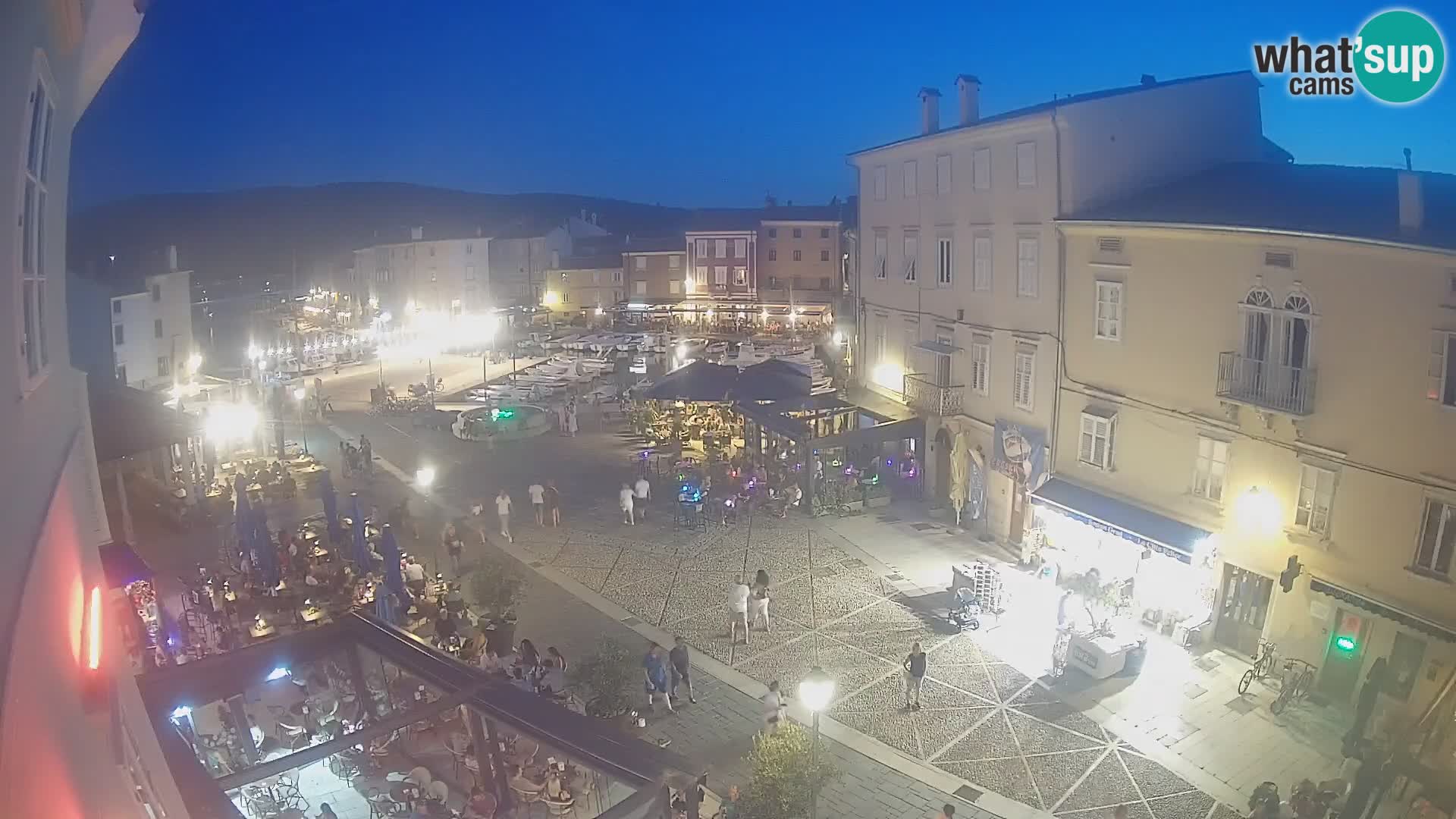LIVE cam Cres Stadt – Hauptplatz und “mandrač” – Cres Insel – Kroatien