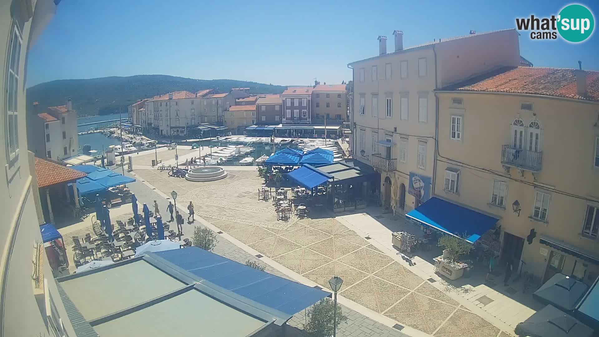 LIVE cam Cres città – piazza principale e “mandrač” – isola di Cherso – Croazia