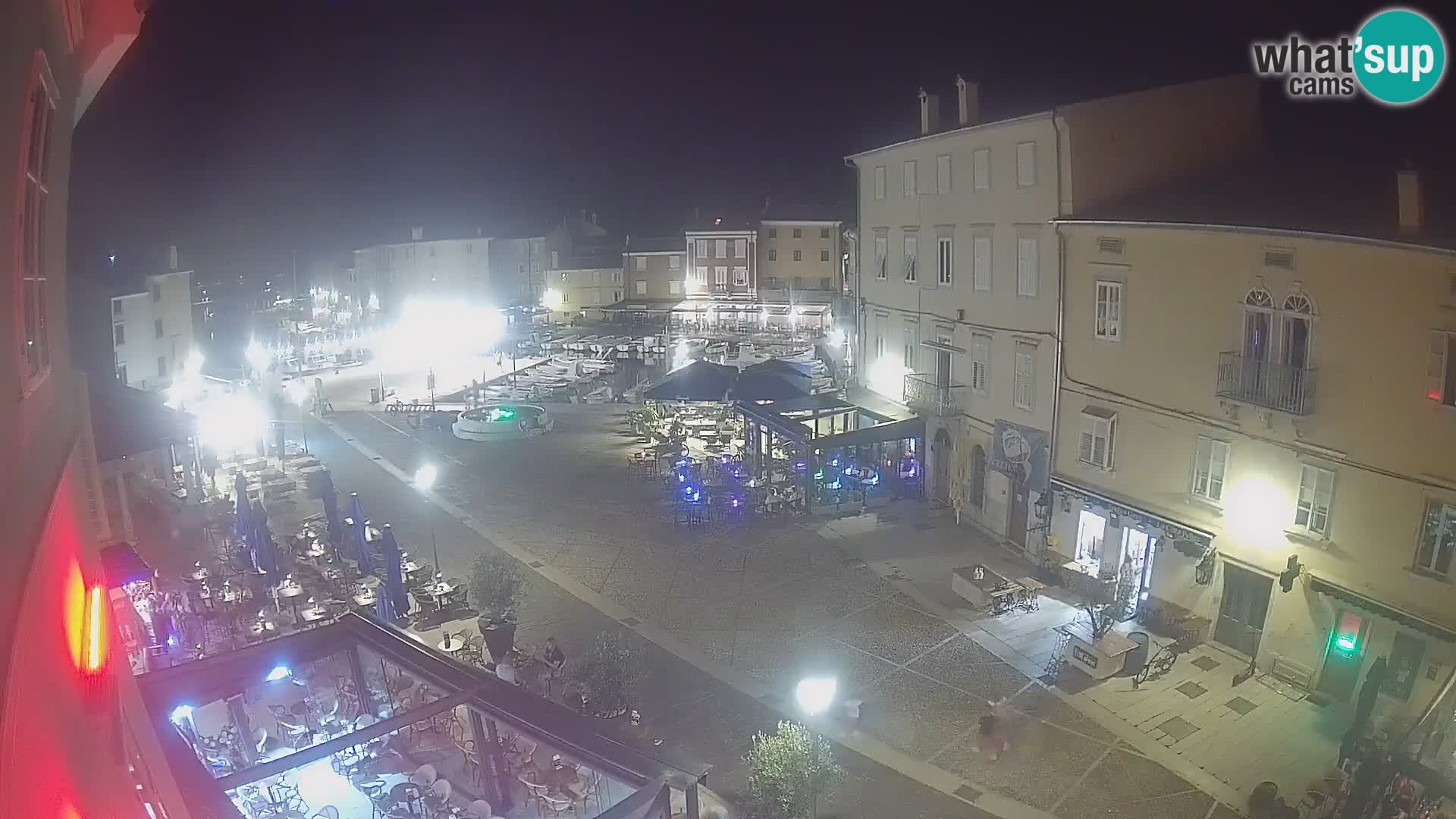 Cámara en vivo ciudad de Cres – plaza principal y “mandrač” – isla de Cres – Croacia