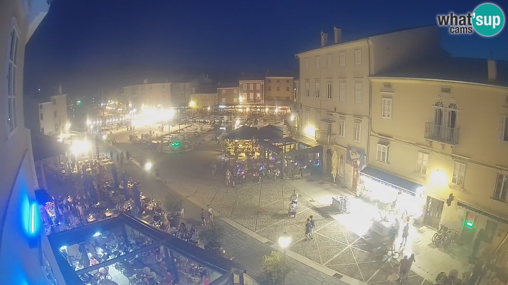 LIVE cam Cres city – place principale et “mandrač” – île de Cres – Croatie