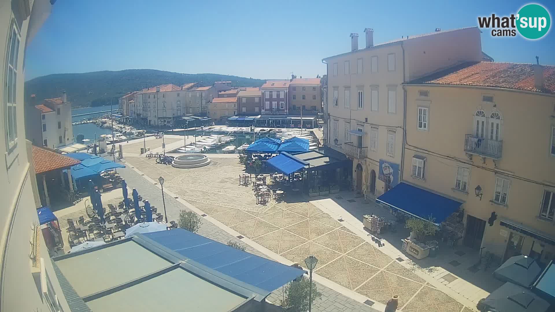 LIVE cam Cres Stadt – Hauptplatz und “mandrač” – Cres Insel – Kroatien