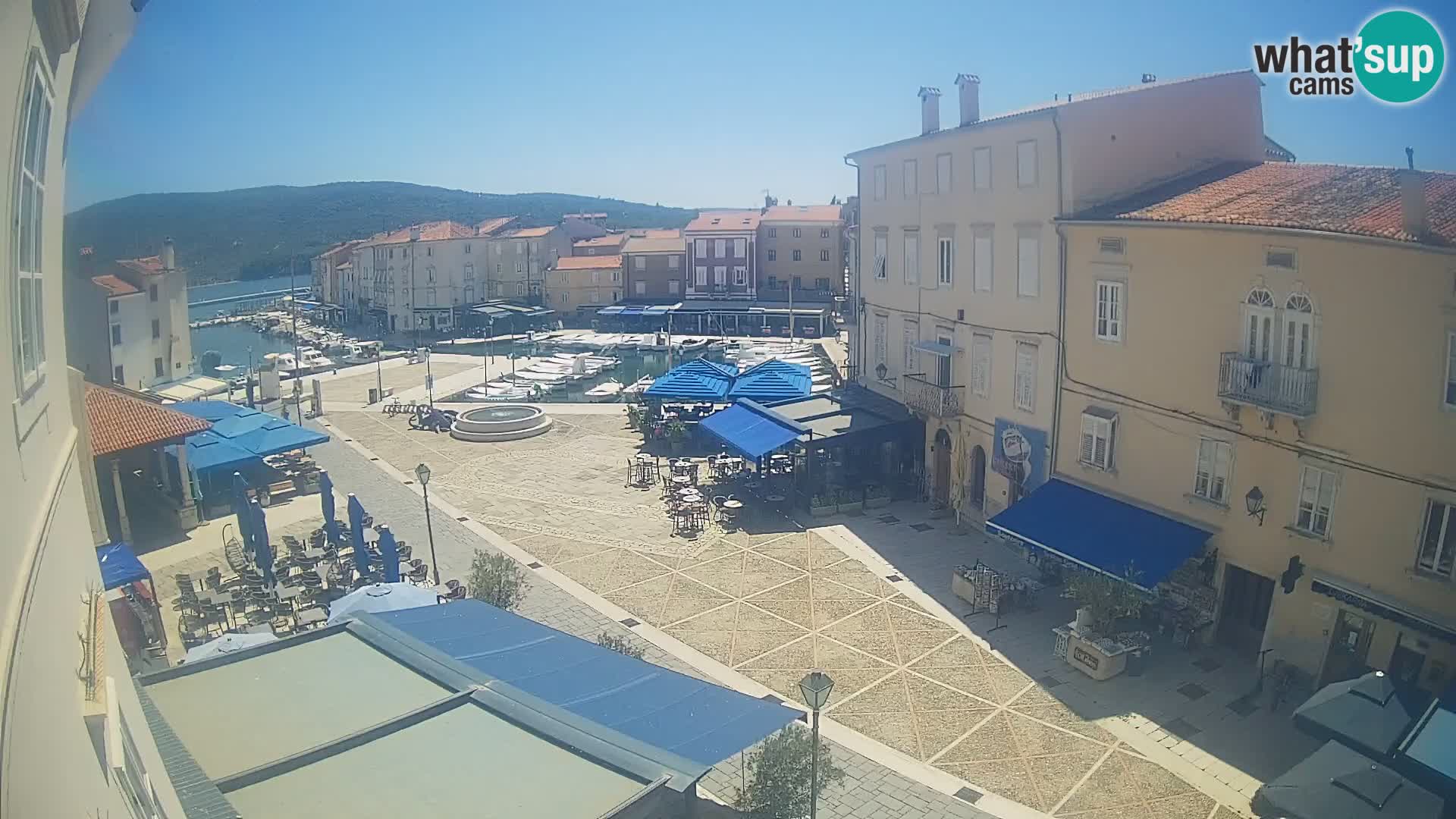 LIVE cam Cres city – main square and “mandrač” – Cres island – Croatia