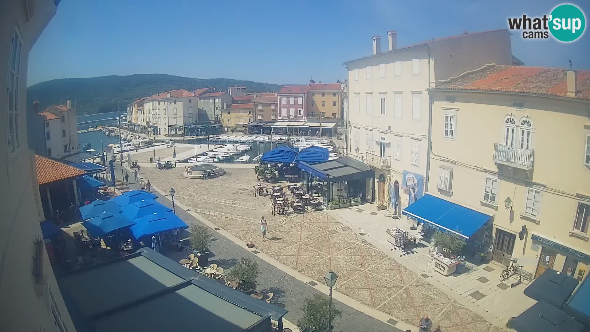 LIVE cam Cres città – piazza principale e “mandrač” – isola di Cherso – Croazia