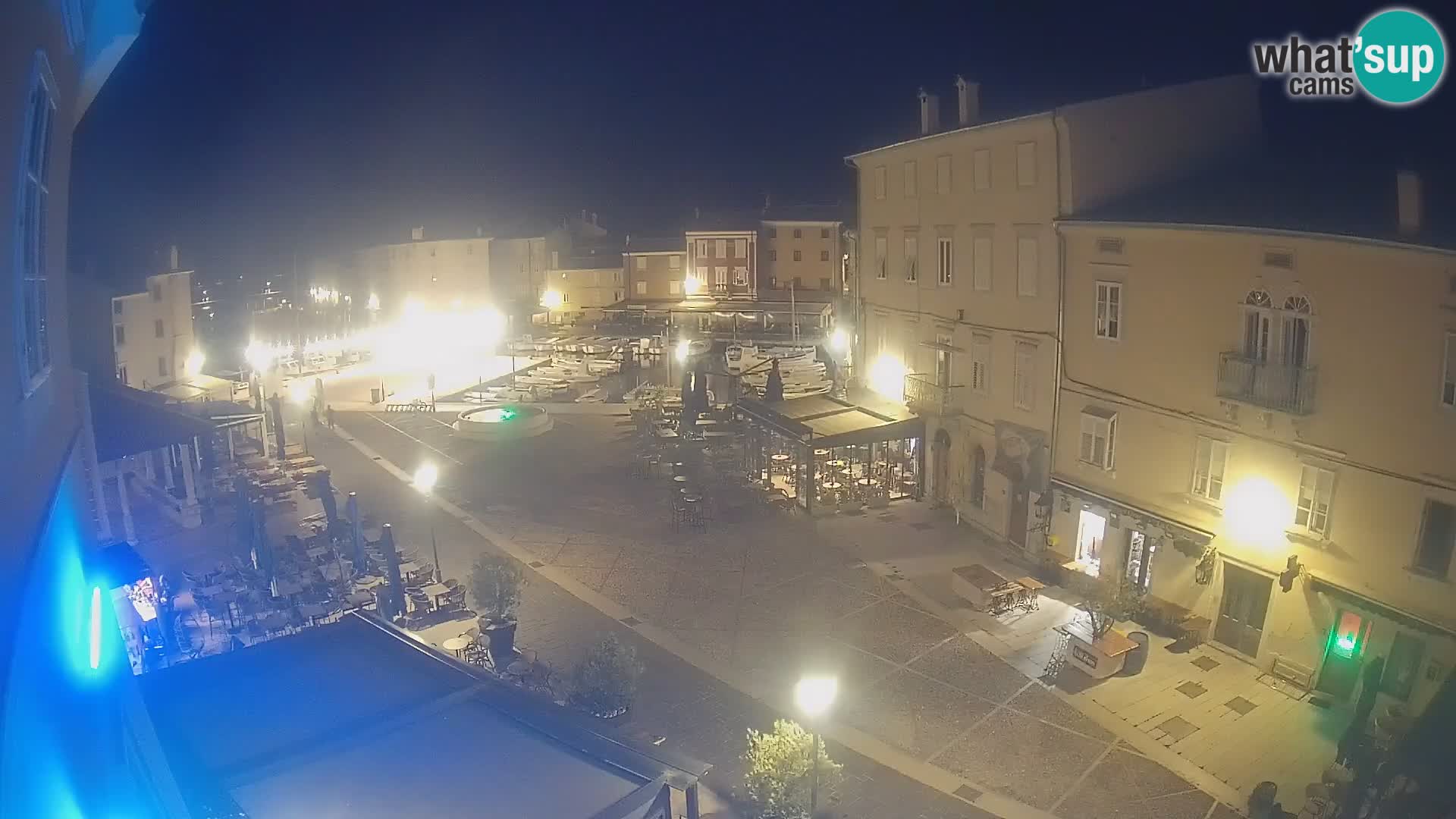 Cámara en vivo ciudad de Cres – plaza principal y “mandrač” – isla de Cres – Croacia