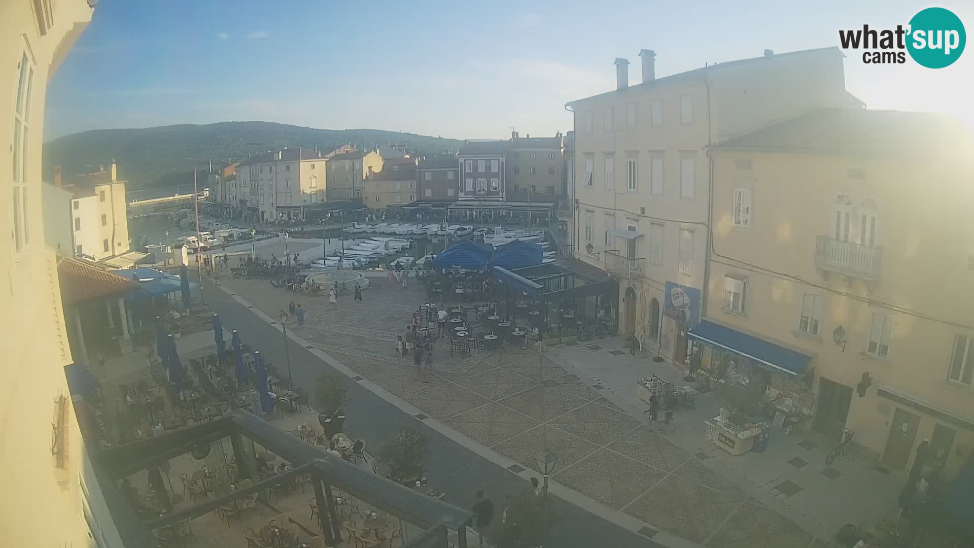 LIVE cam Cres city – main square and “mandrač” – Cres island – Croatia