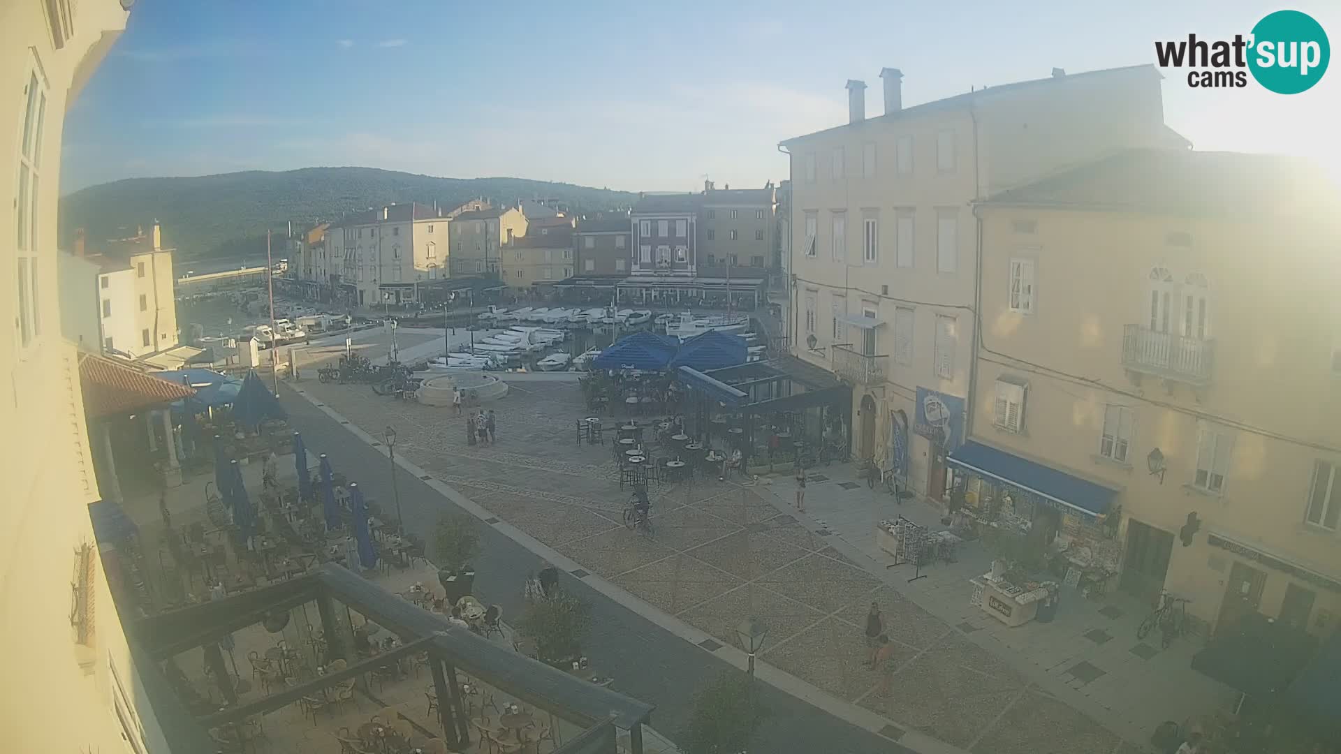 LIVE cam Cres città – piazza principale e “mandrač” – isola di Cherso – Croazia