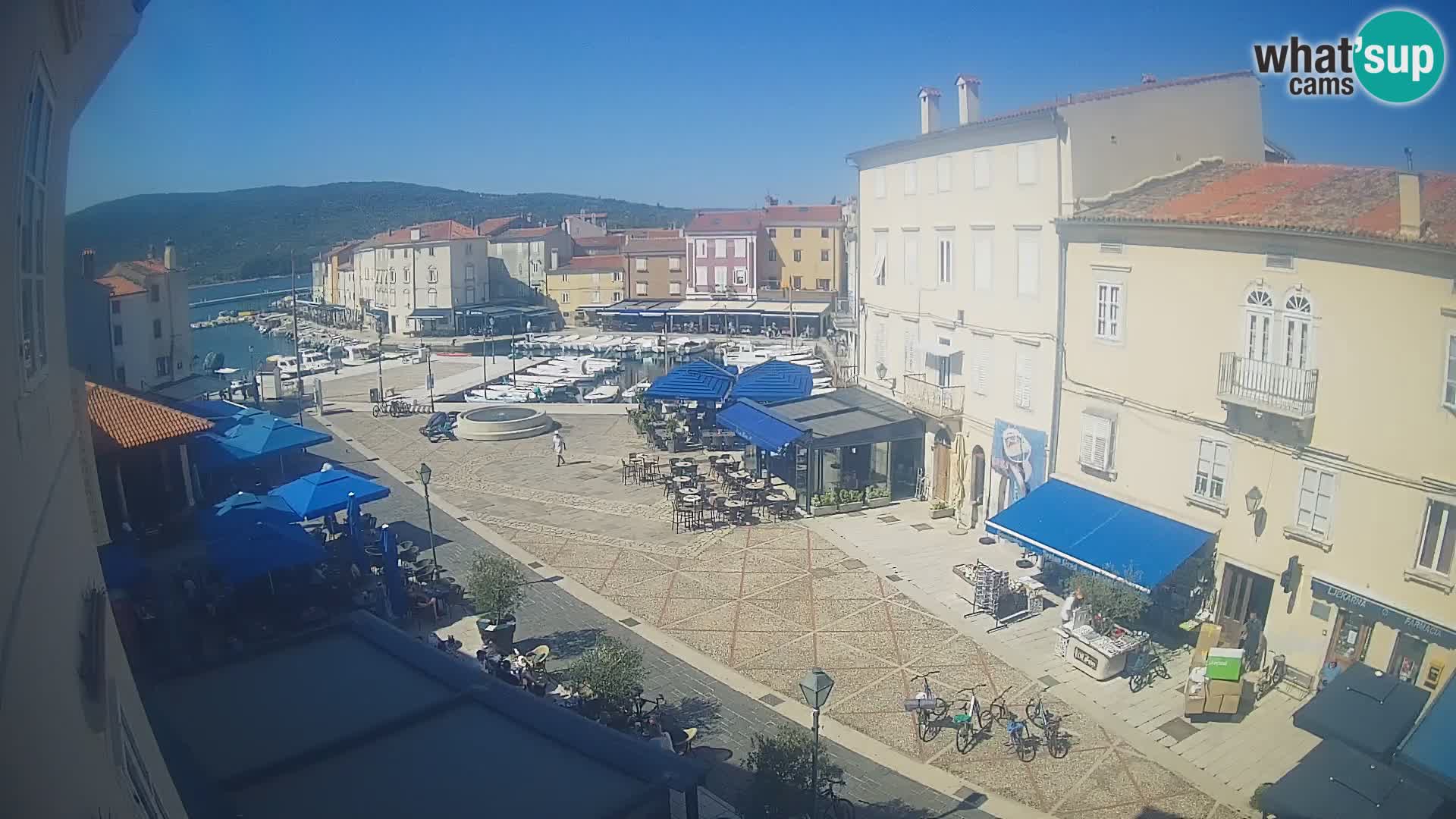 LIVE cam Cres città – piazza principale e “mandrač” – isola di Cherso – Croazia