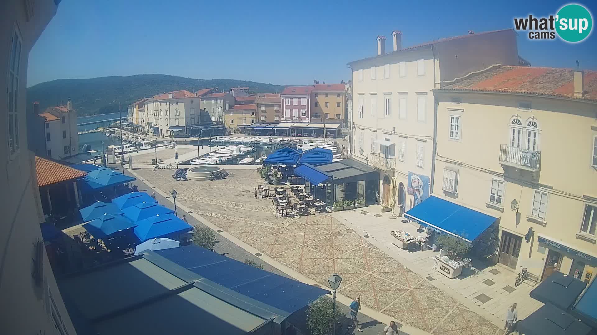 LIVE cam Cres city – place principale et “mandrač” – île de Cres – Croatie