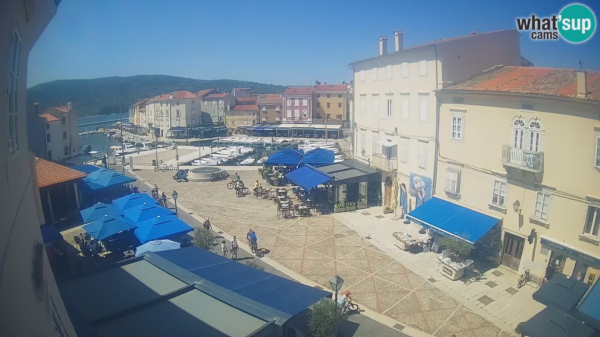 LIVE cam Cres città – piazza principale e “mandrač” – isola di Cherso – Croazia