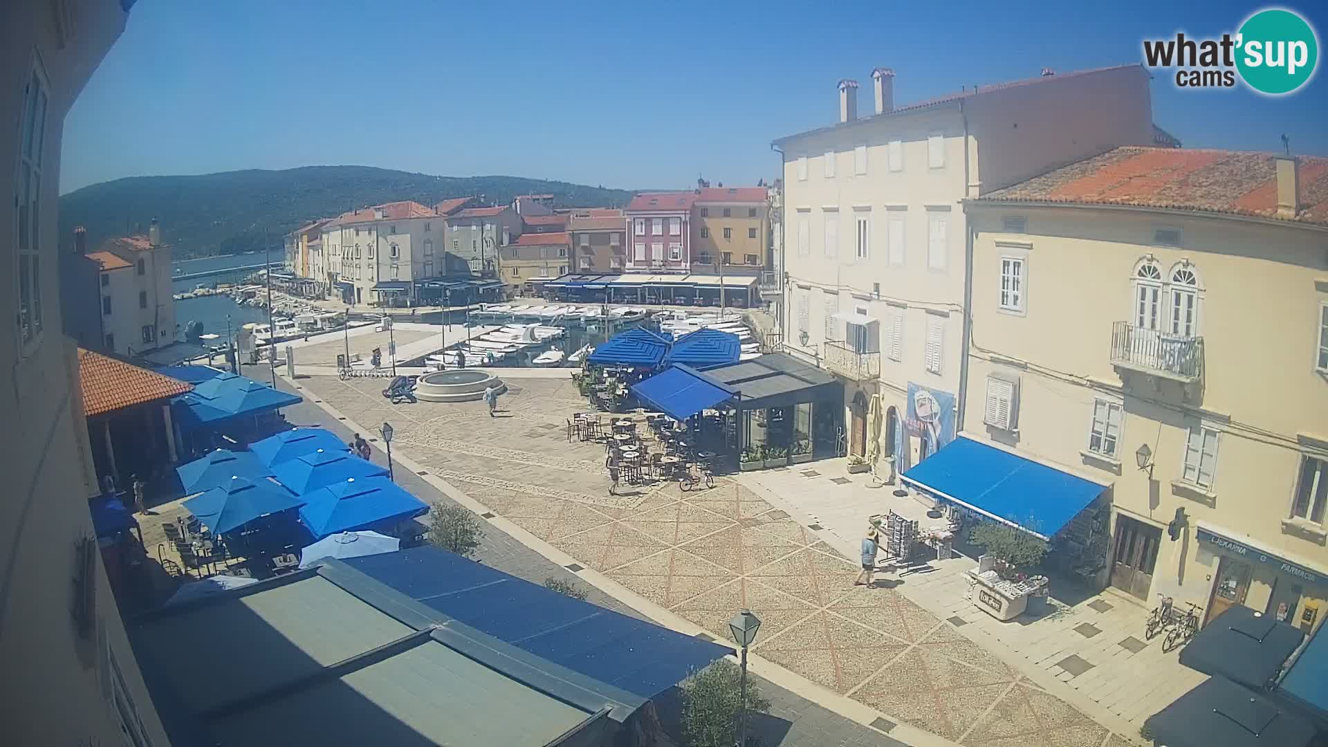 LIVE cam Cres city – place principale et “mandrač” – île de Cres – Croatie