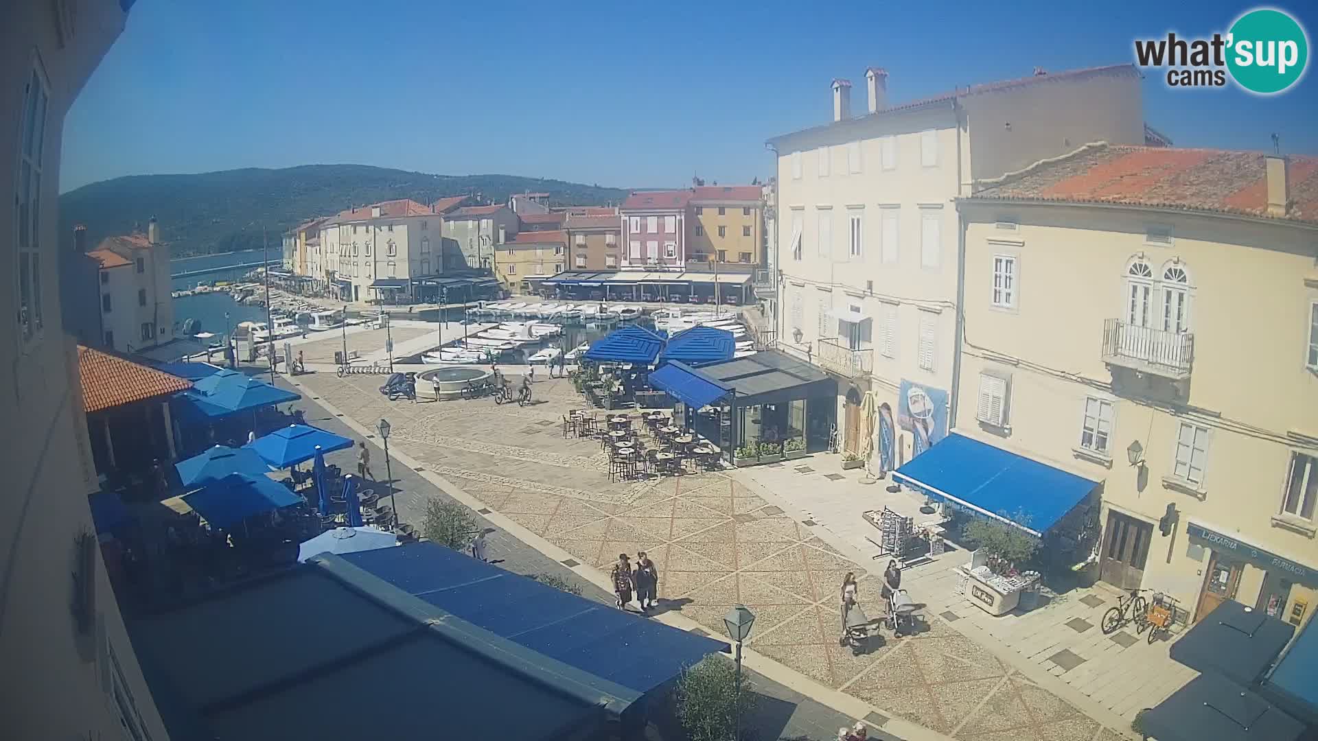LIVE cam Cres città – piazza principale e “mandrač” – isola di Cherso – Croazia