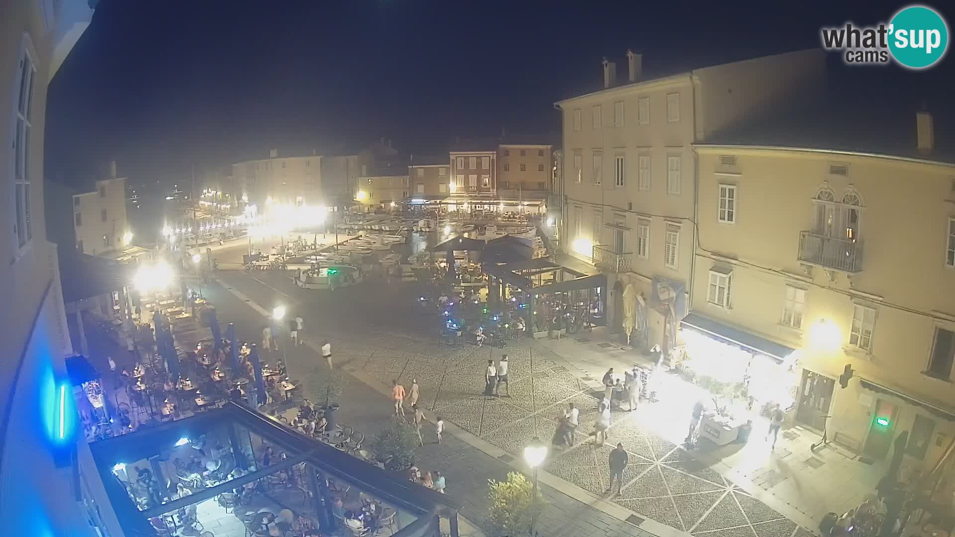 LIVE cam Cres city – place principale et “mandrač” – île de Cres – Croatie