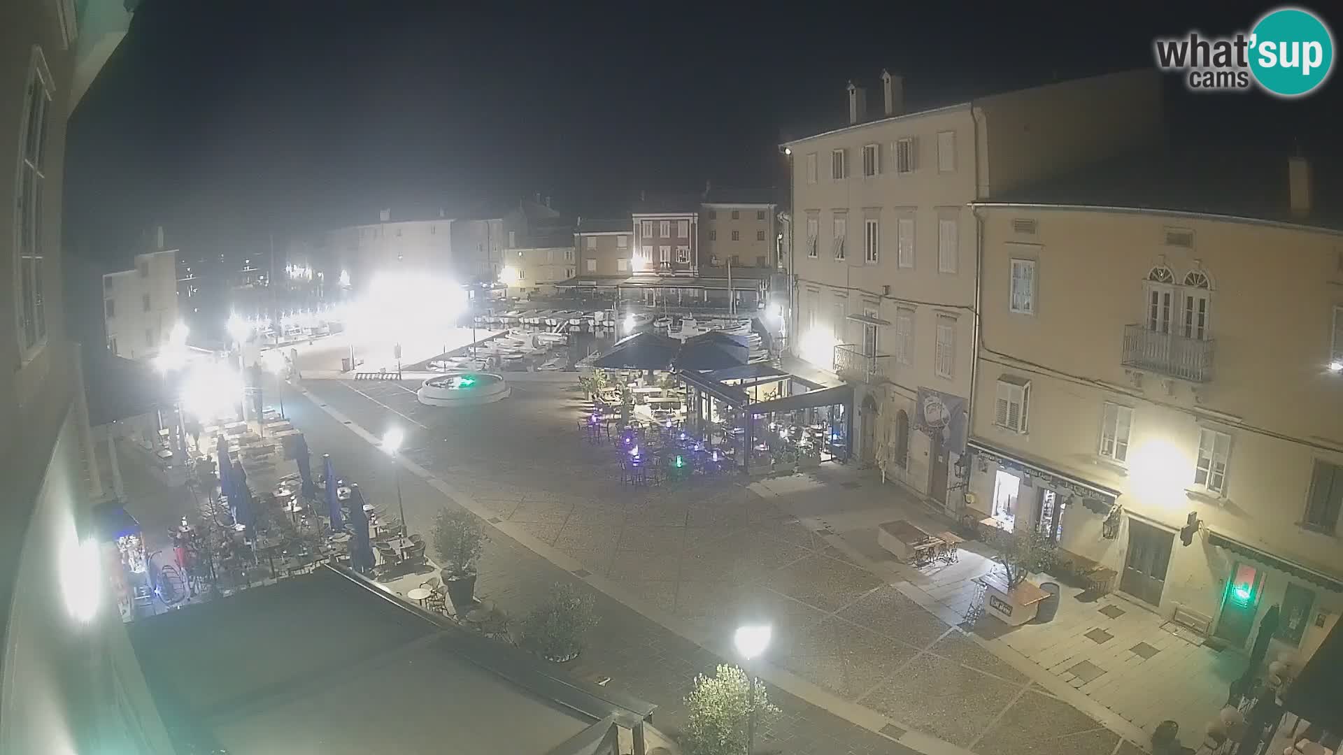 LIVE cam Cres city – place principale et “mandrač” – île de Cres – Croatie