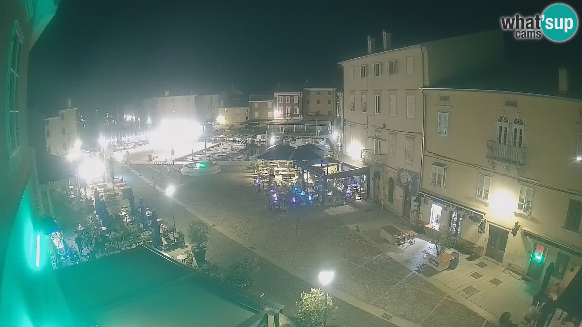 Kamera v ŽIVO Cres mesto – glavni trg in “mandrač” – otok Cres – Hrvaška