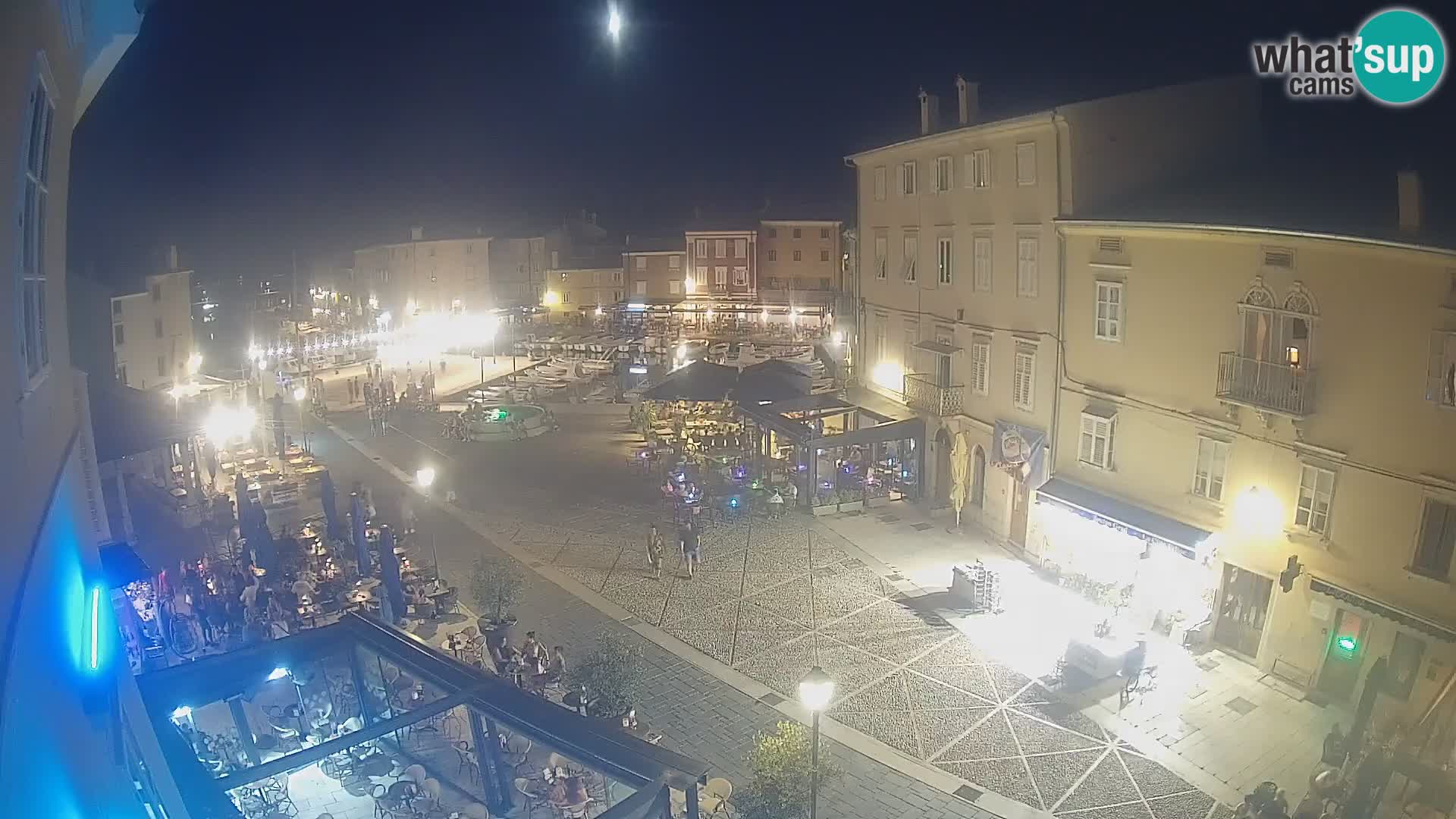 LIVE cam Cres città – piazza principale e “mandrač” – isola di Cherso – Croazia