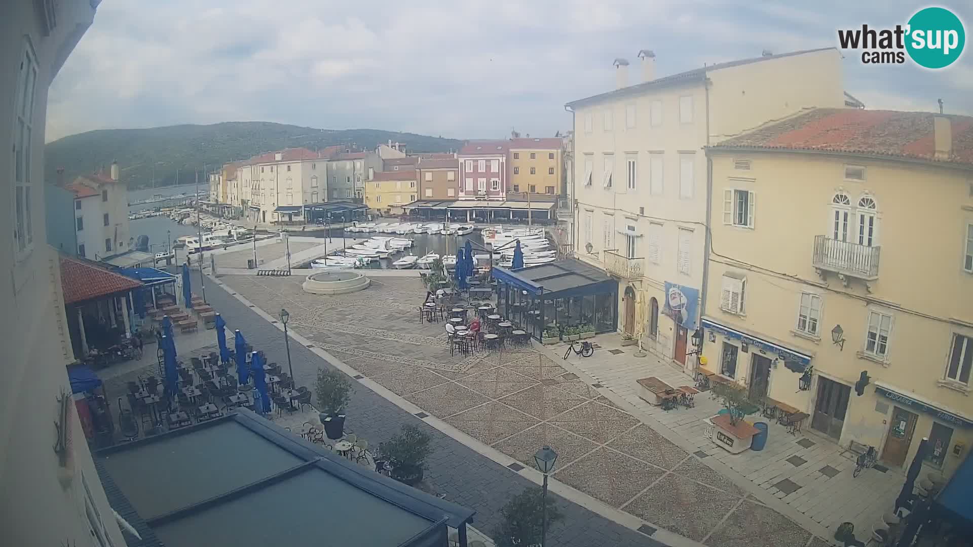LIVE cam Cres città – piazza principale e “mandrač” – isola di Cherso – Croazia