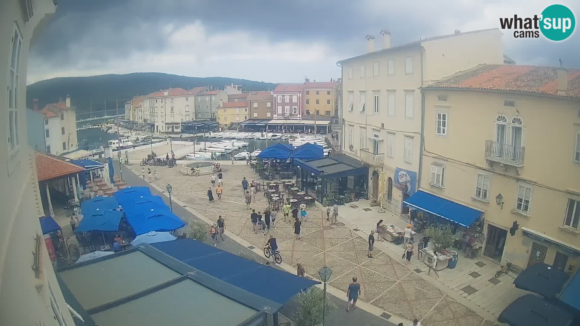 LIVE cam Cres città – piazza principale e “mandrač” – isola di Cherso – Croazia