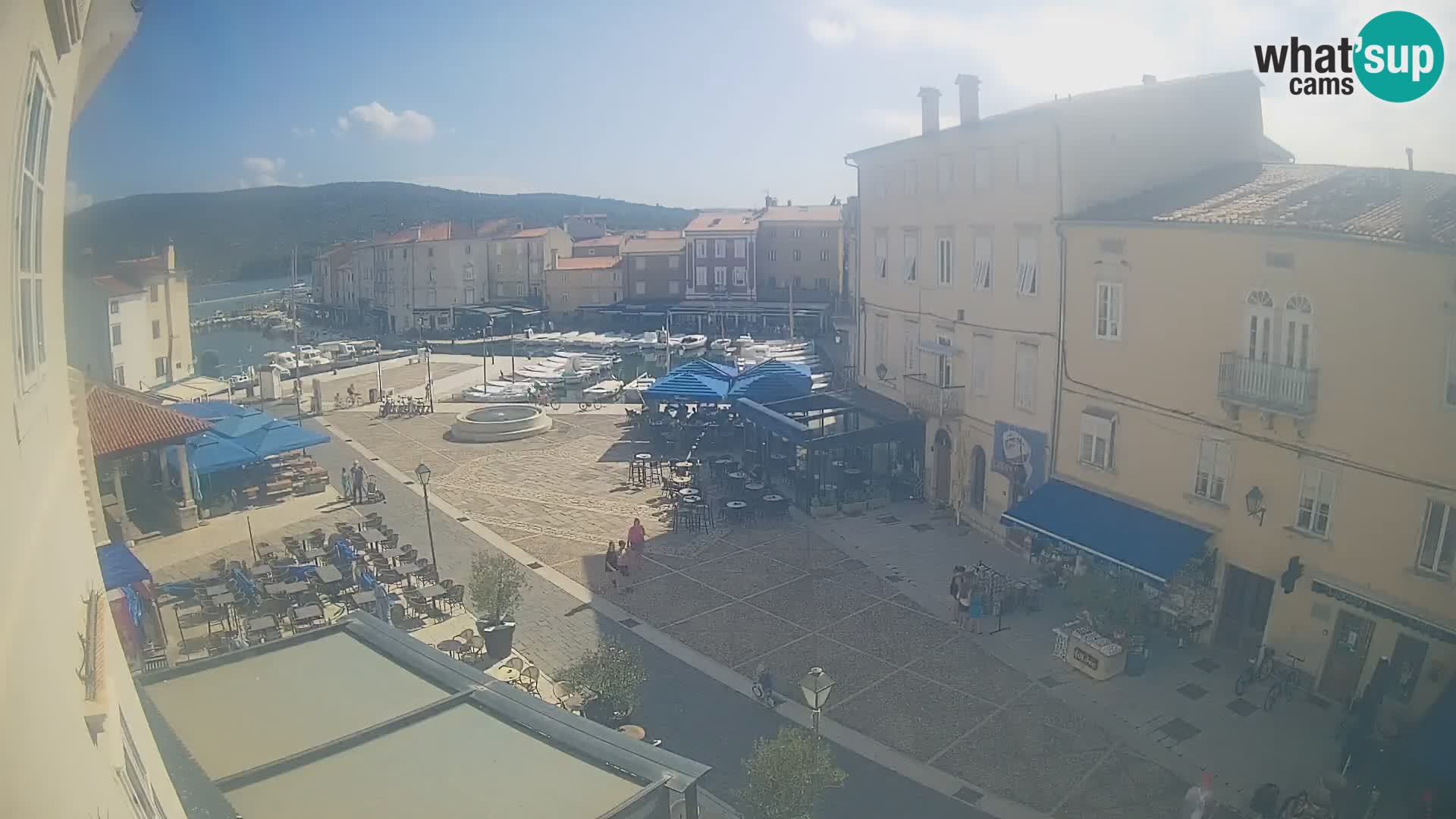 LIVE cam Cres city – main square and “mandrač” – Cres island – Croatia