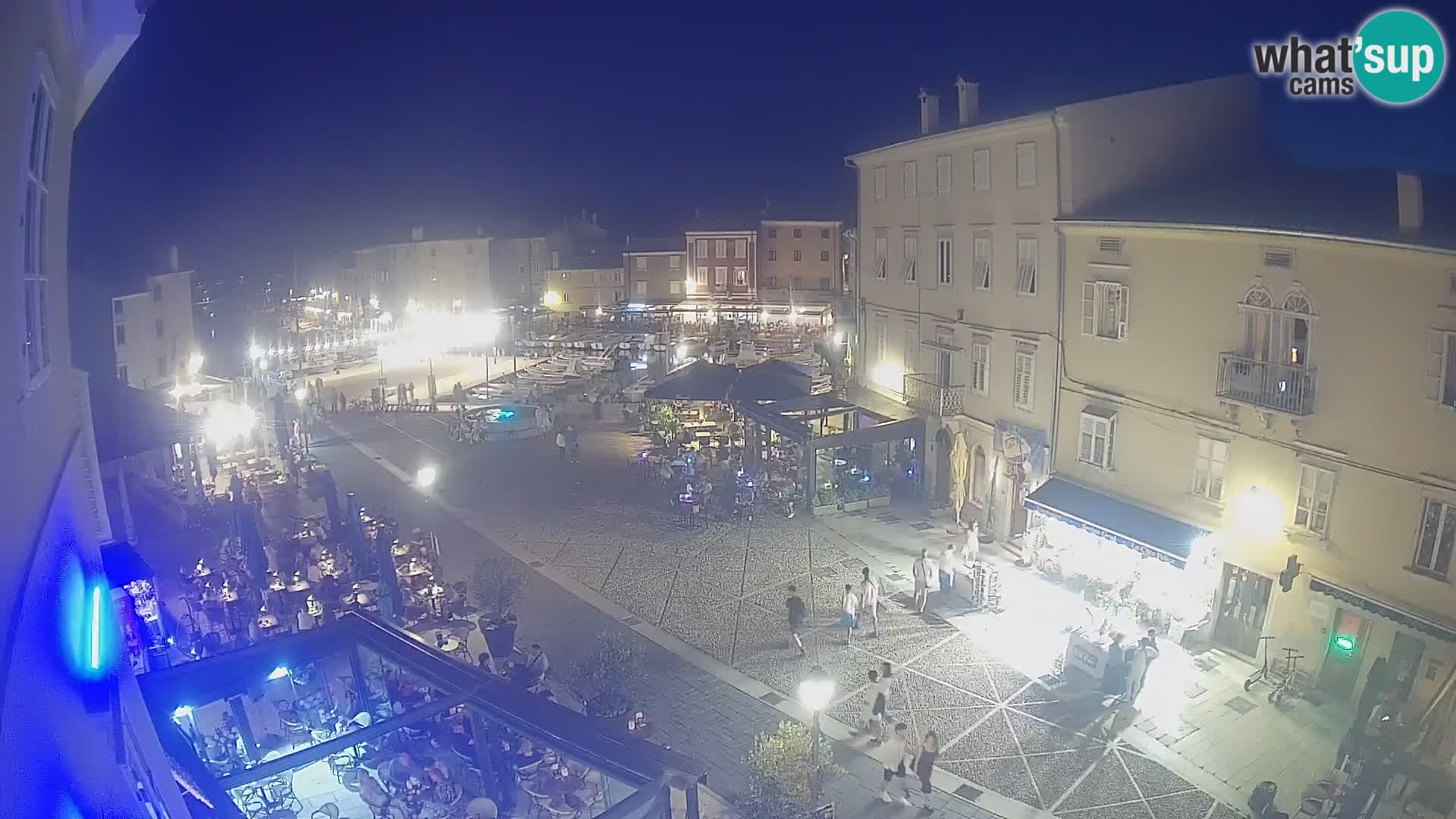 Kamera v ŽIVO Cres mesto – glavni trg in “mandrač” – otok Cres – Hrvaška