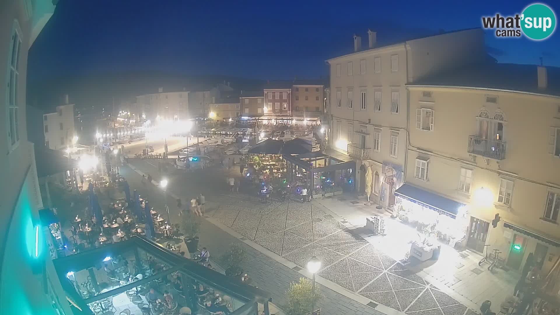LIVE cam Cres Stadt – Hauptplatz und “mandrač” – Cres Insel – Kroatien