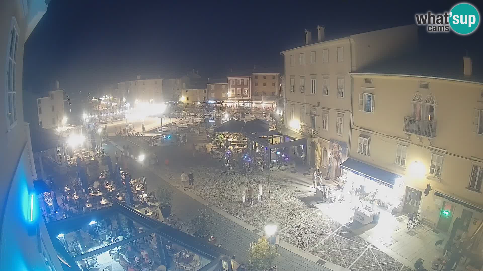 LIVE cam Cres city – place principale et “mandrač” – île de Cres – Croatie