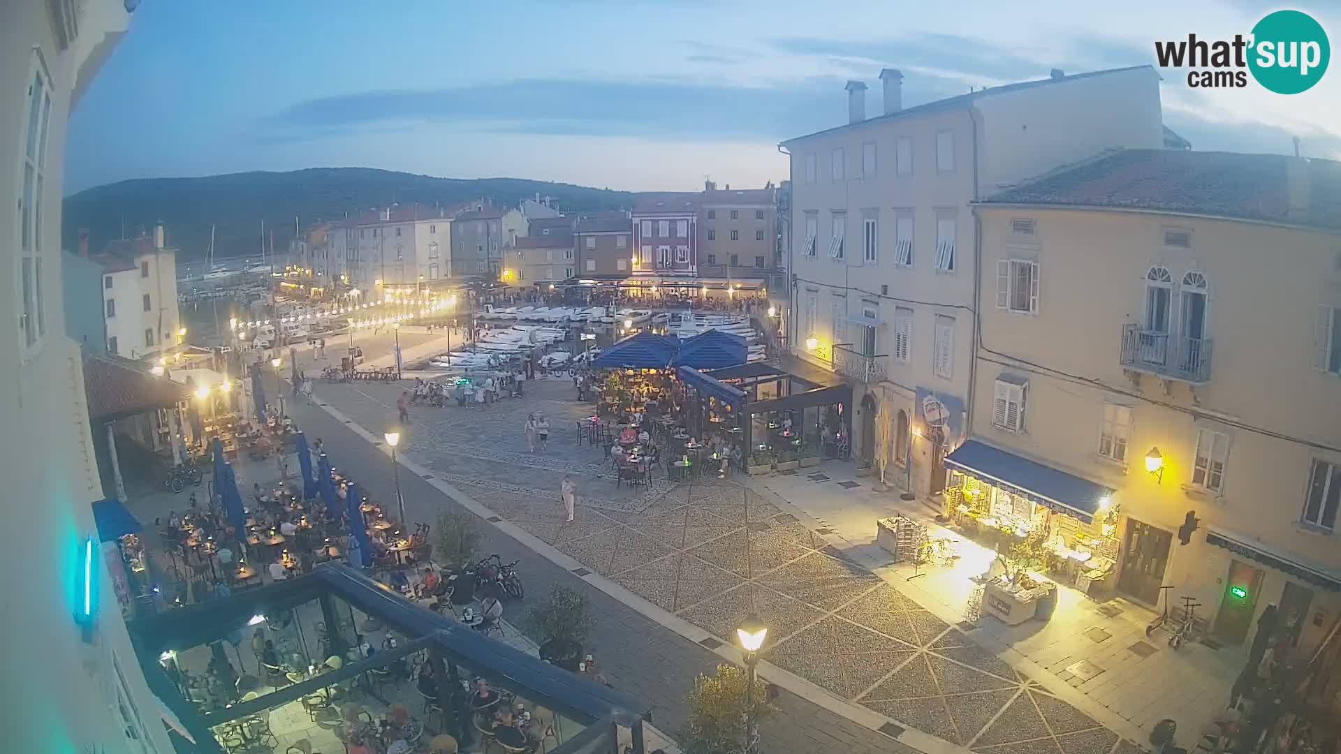 LIVE cam Cres city – main square and “mandrač” – Cres island – Croatia