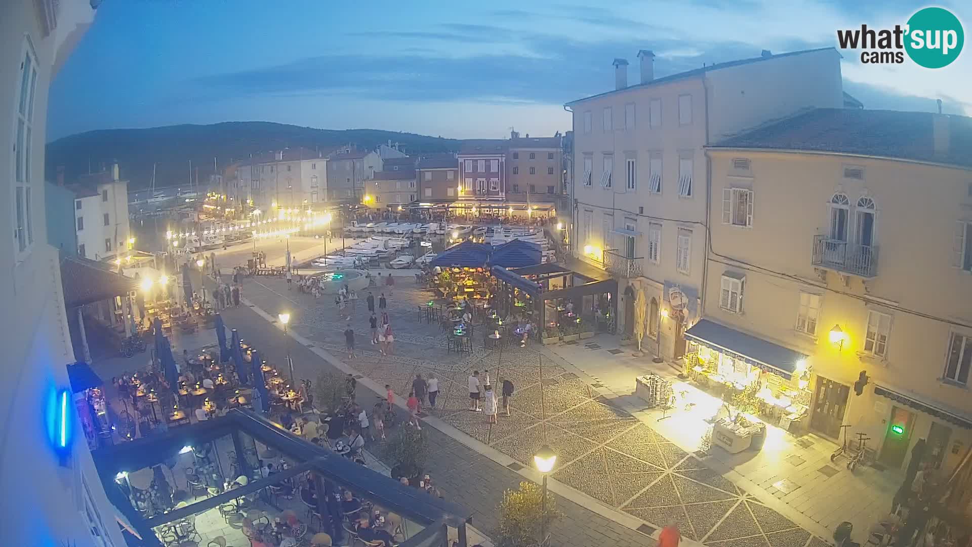LIVE cam Cres Stadt – Hauptplatz und “mandrač” – Cres Insel – Kroatien