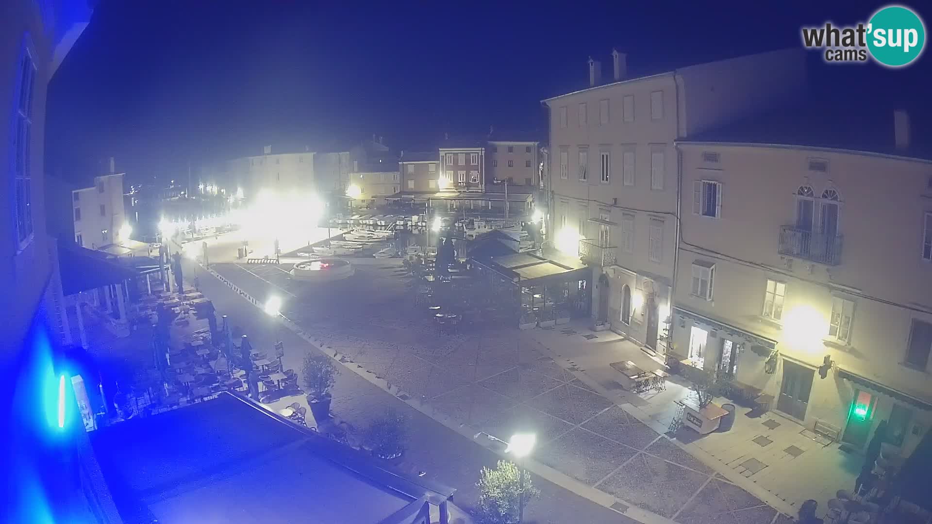 Kamera v ŽIVO Cres mesto – glavni trg in “mandrač” – otok Cres – Hrvaška