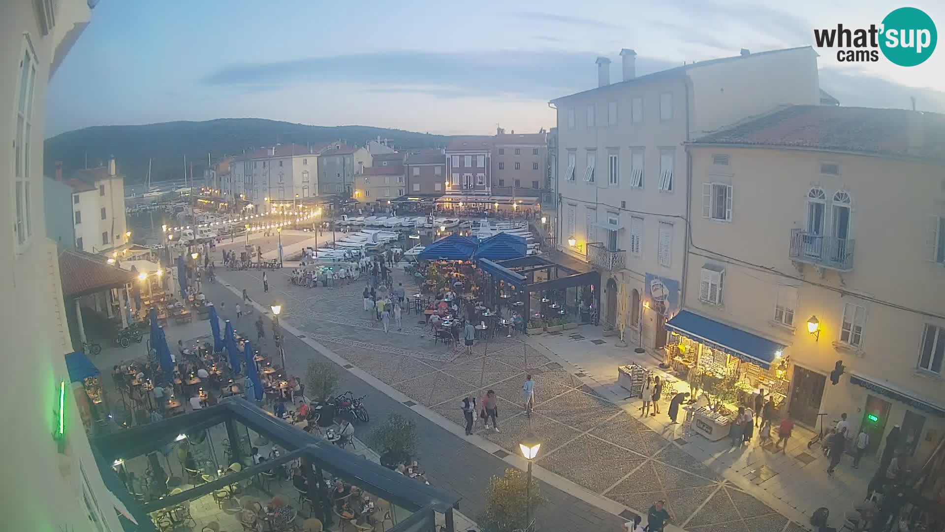 LIVE cam Cres city – main square and “mandrač” – Cres island – Croatia