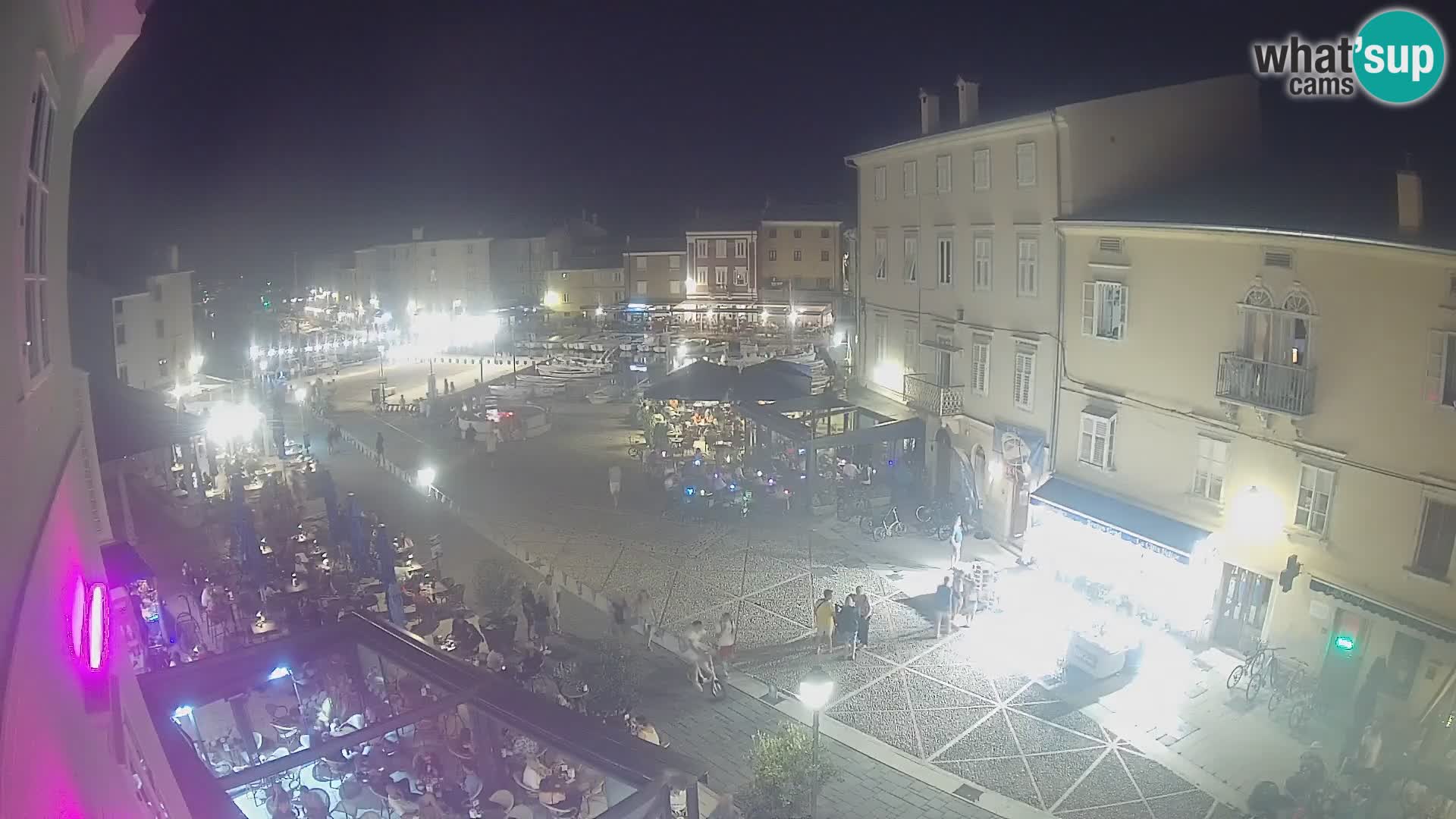 Kamera v ŽIVO Cres mesto – glavni trg in “mandrač” – otok Cres – Hrvaška