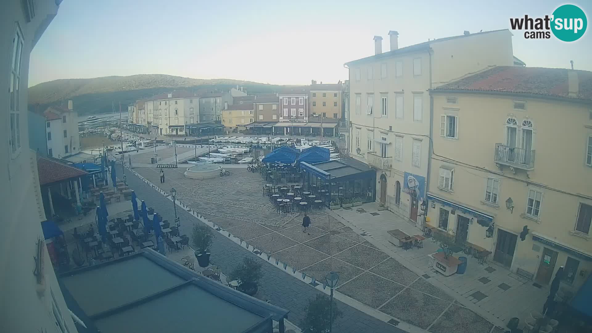 LIVE cam Cres city – main square and “mandrač” – Cres island – Croatia